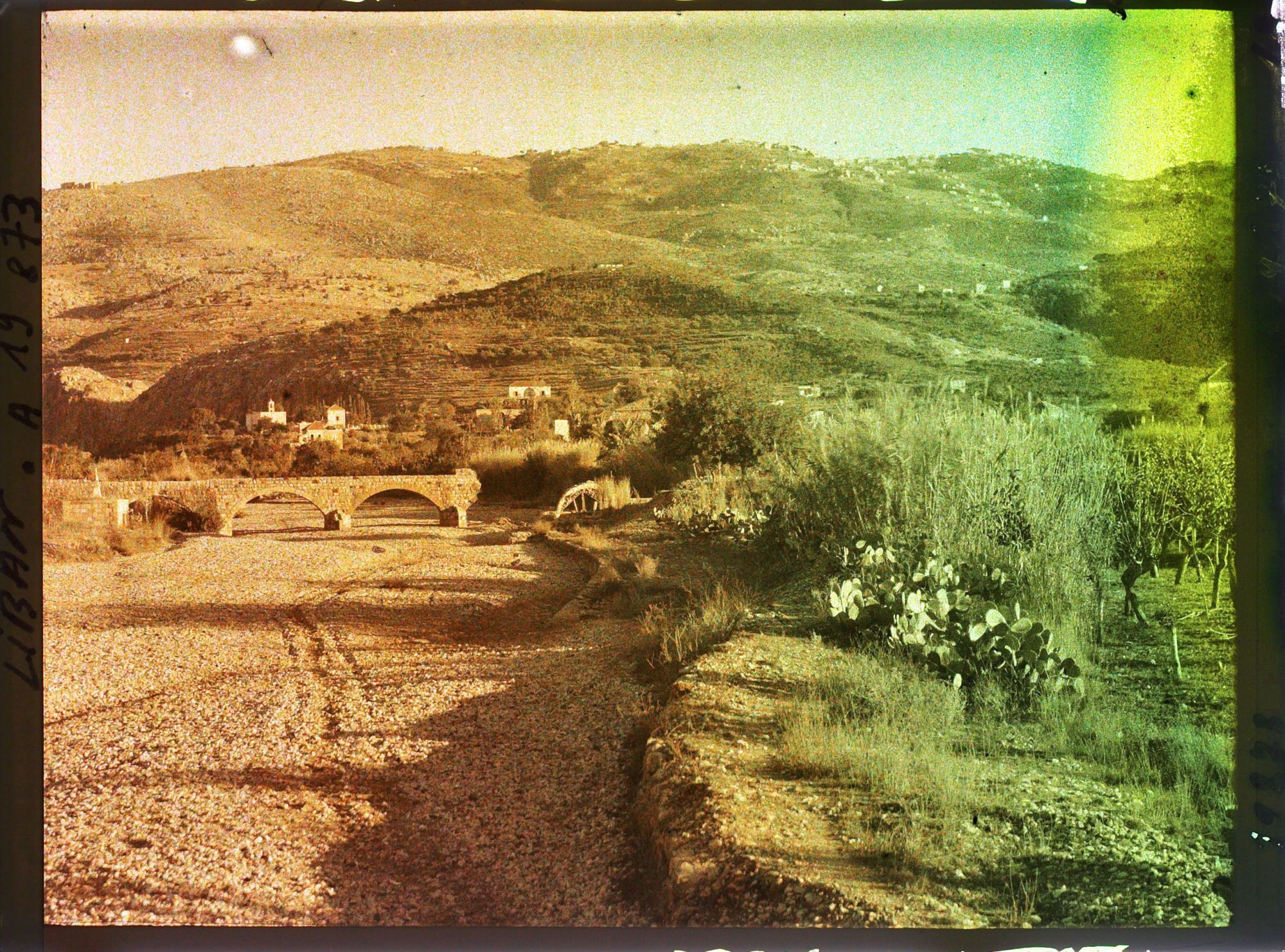 Image représentant Le nahr el-Maut à sec