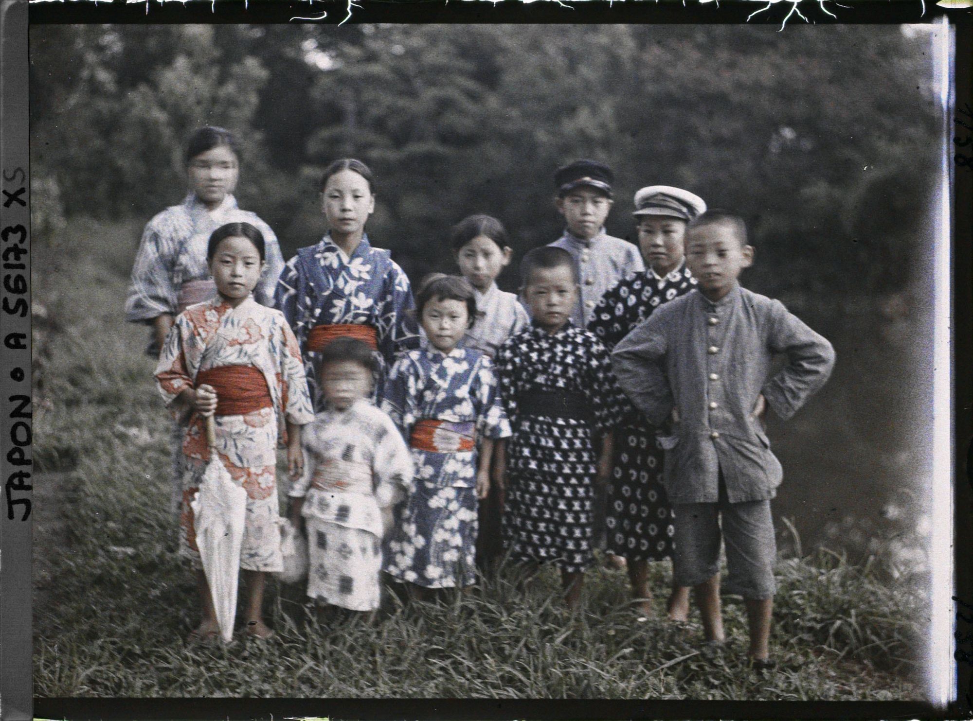 Image représentant Groupe d'enfants de la campagne
