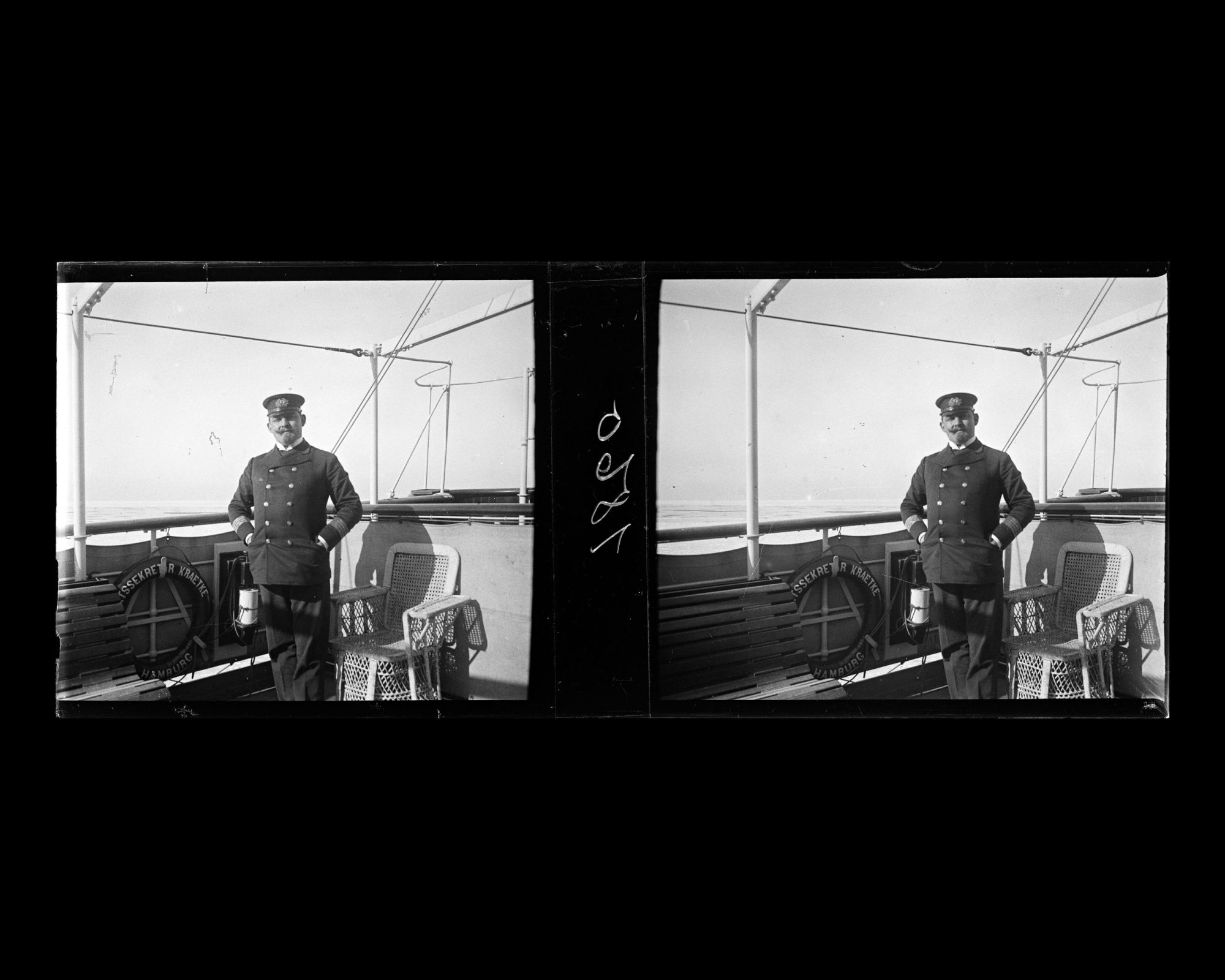 Image représentant Le commandant du vapeur allemand Staatssekretär Kraëtke, de la Hamburg-Amerika Linie