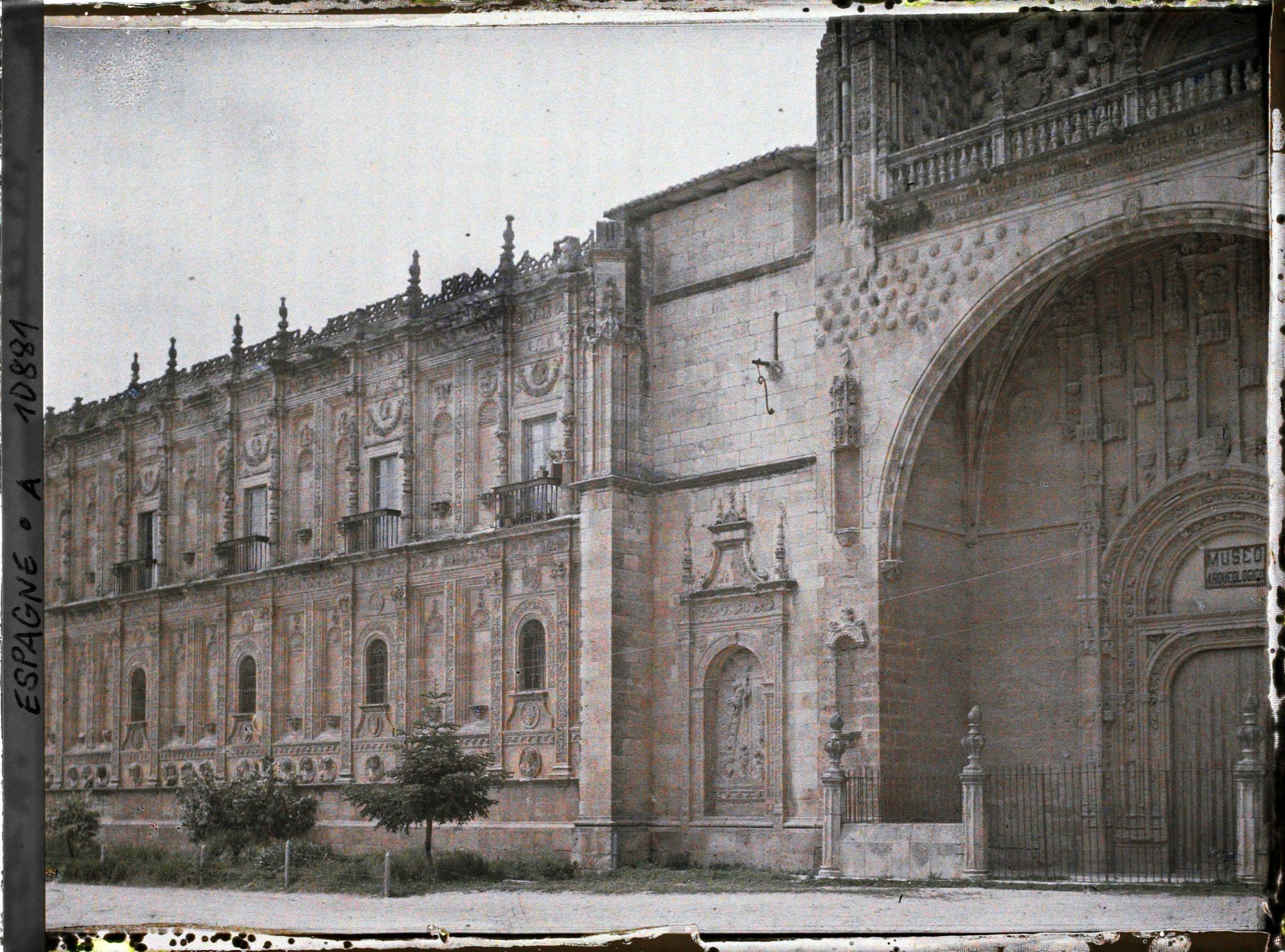 Image représentant Espagne, Léon, Ancien Couvent de S. Marcos, aujourd'hui musée archéologique (décoration de coquilles de Pélerins)
