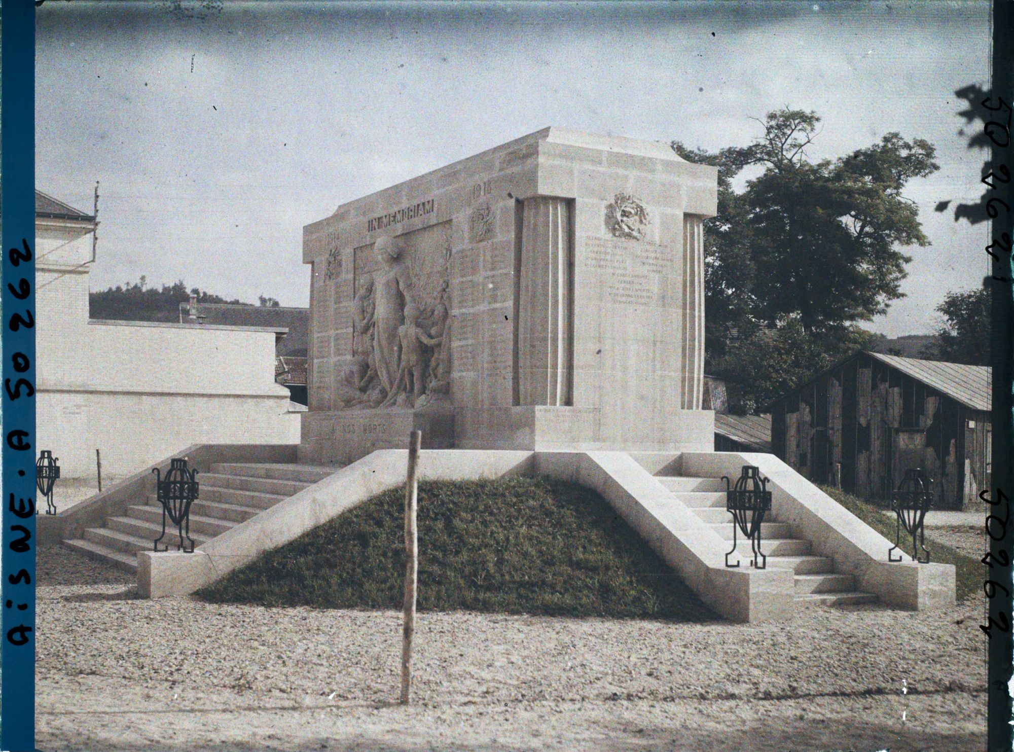 Image représentant France, Vailly, Mont aux Morts