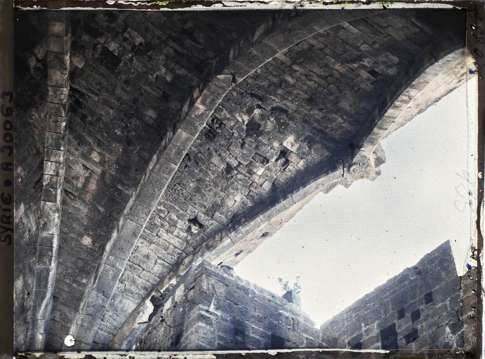 Image représentant Arcs et voûte de la chapelle de la forteresse des Templiers