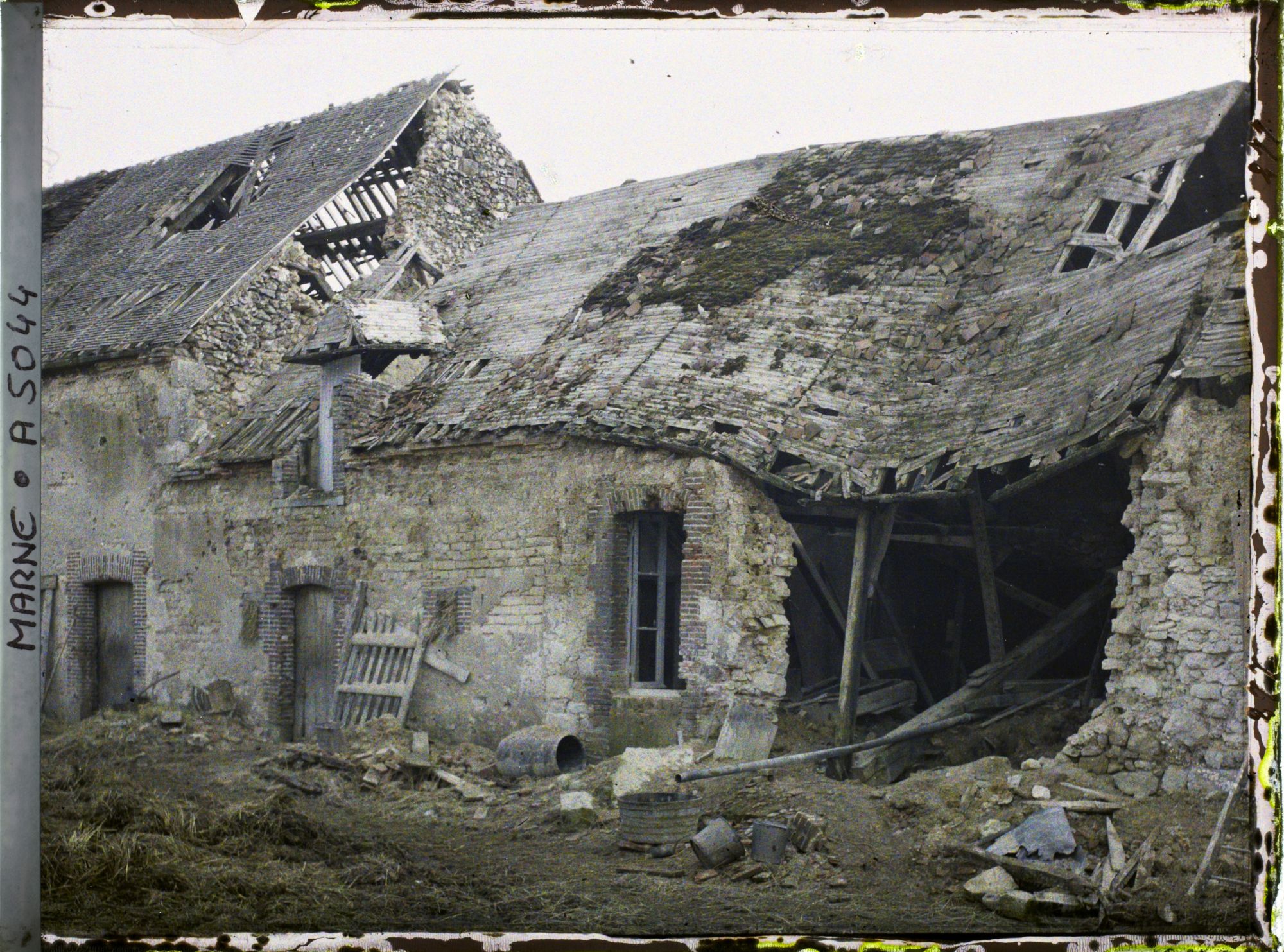 Image représentant La maison détruite d'Emile Gibard