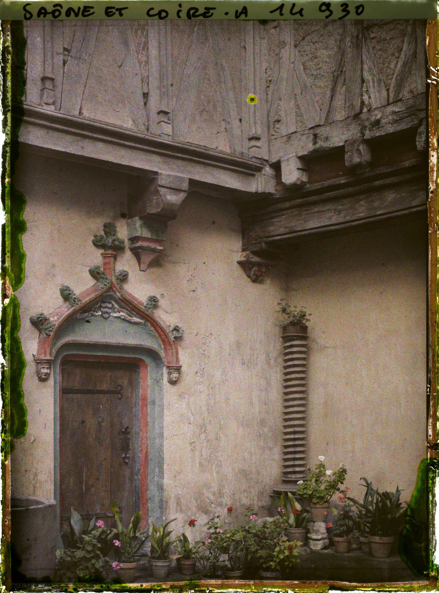 Image représentant Porte d'une cour intérieure du château de Sercy