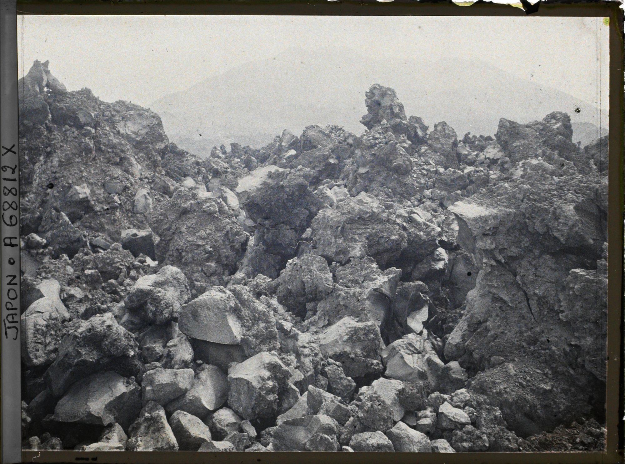 Image représentant Le volcan Sakurajima, agrégat de lave