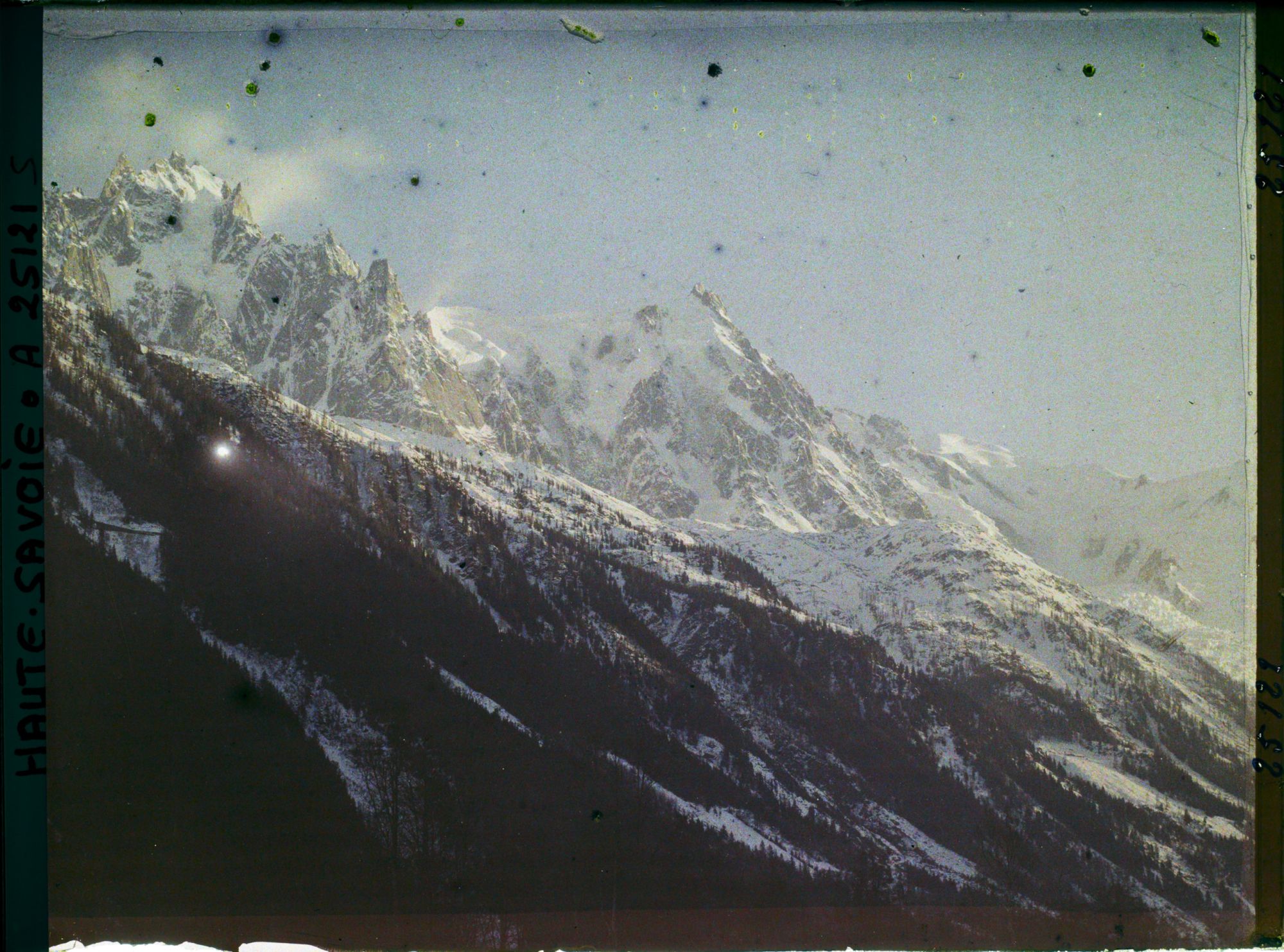 Image représentant France Les Alpes, Vallée de Chamonix, Coucher de Soleil s/ le Mt Blanc, les Aiges du Midi, du Plan et de la Blaitière (5h 05)