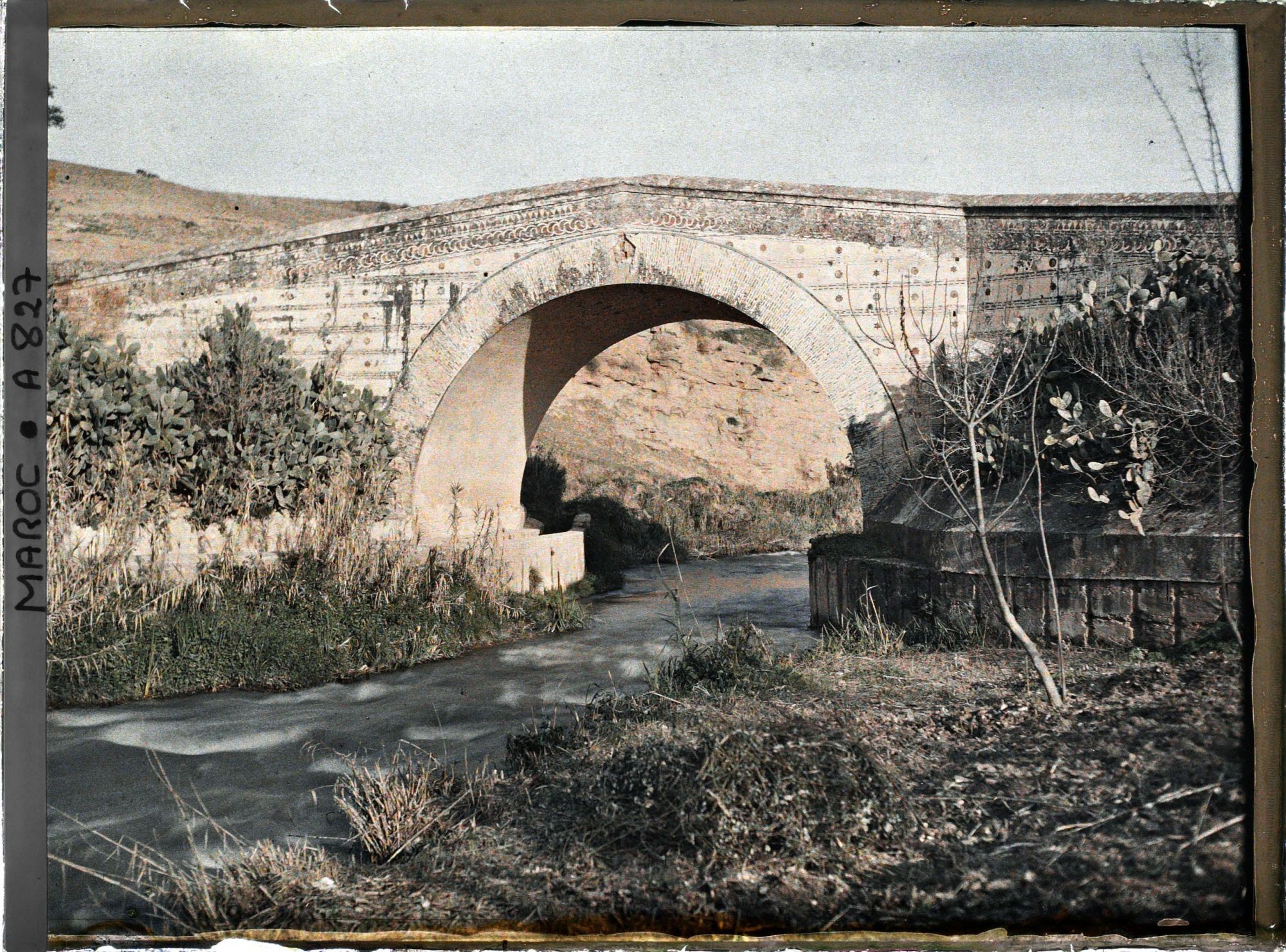 Image représentant Pont Ben Tato sur l'oued Fès, à la sortie de la ville en direction de Taza et Oujda