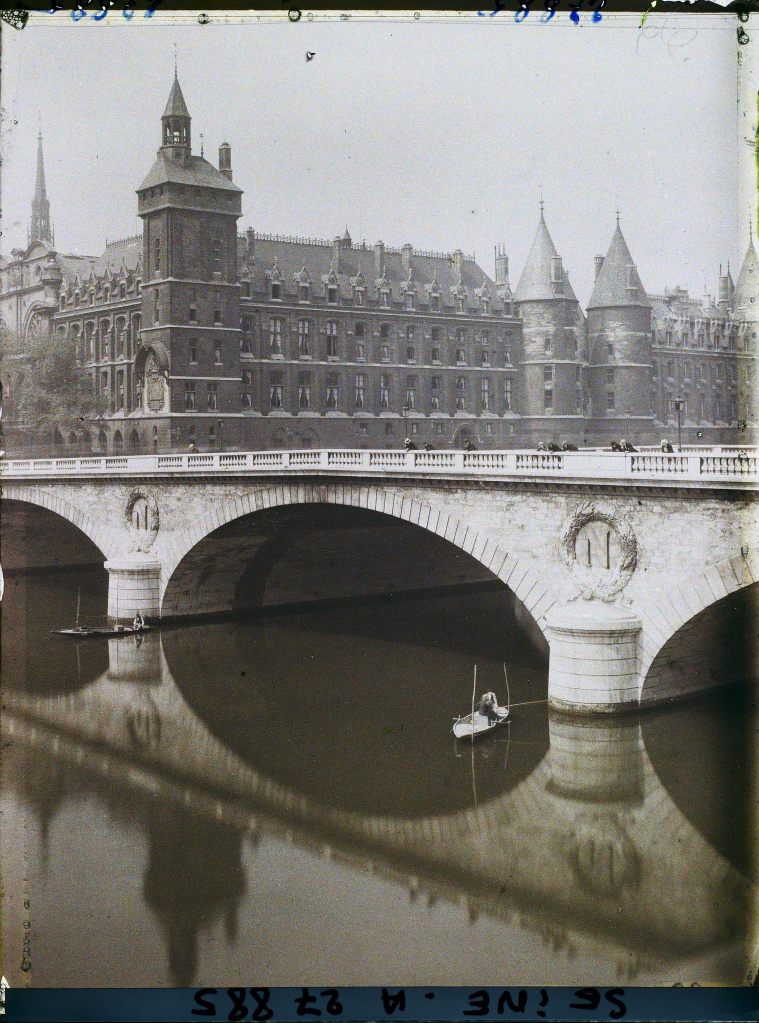 Image représentant Le pont au Change et le Palais de Justice