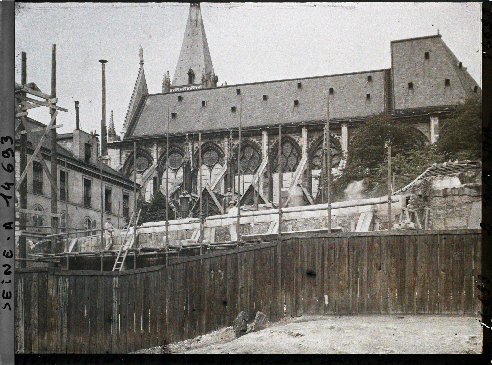 Image représentant Protection des vitraux de l'Eglise Saint-Séverin et travaux