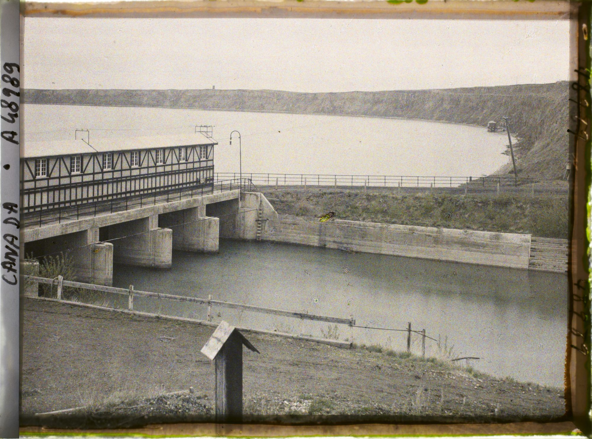 Image représentant Canada, Bassano, Barrage de la Bosse - Le Coude de la Boss devant le Barrage
