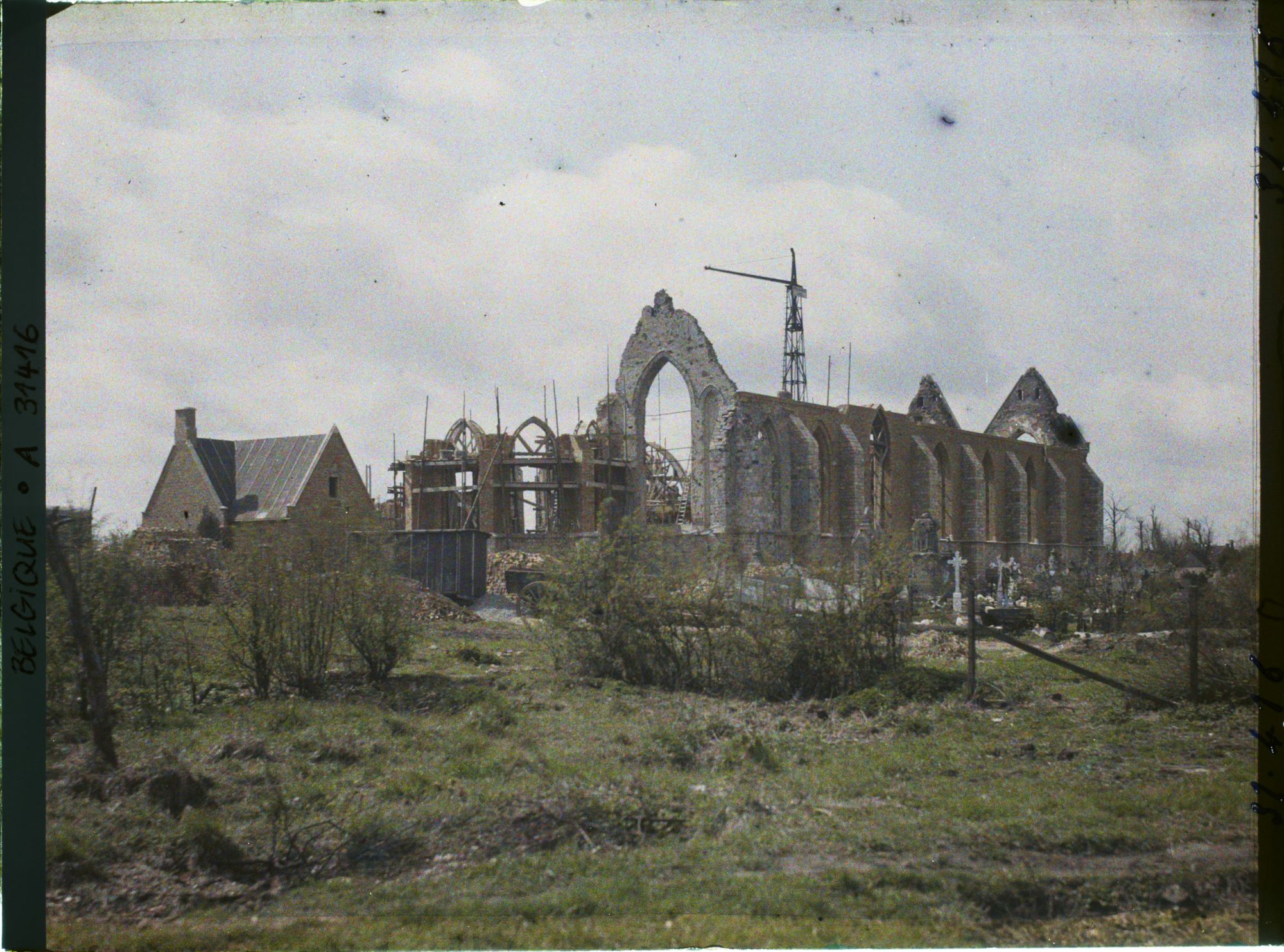 Image représentant Belgique, Neuve Eglise, L'Eglise en reconstruction