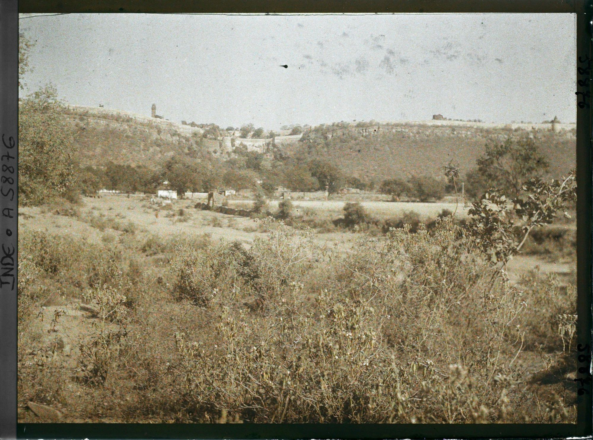 Image représentant Vue panoramique des remparts de Chittorgarh