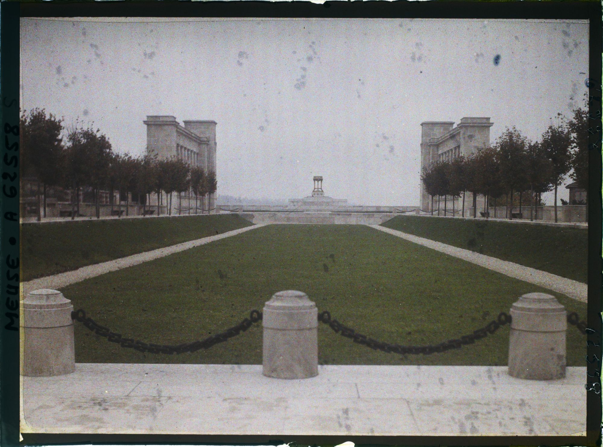 Image représentant Meuse, Varenne en Argonne, Monument aux morts
