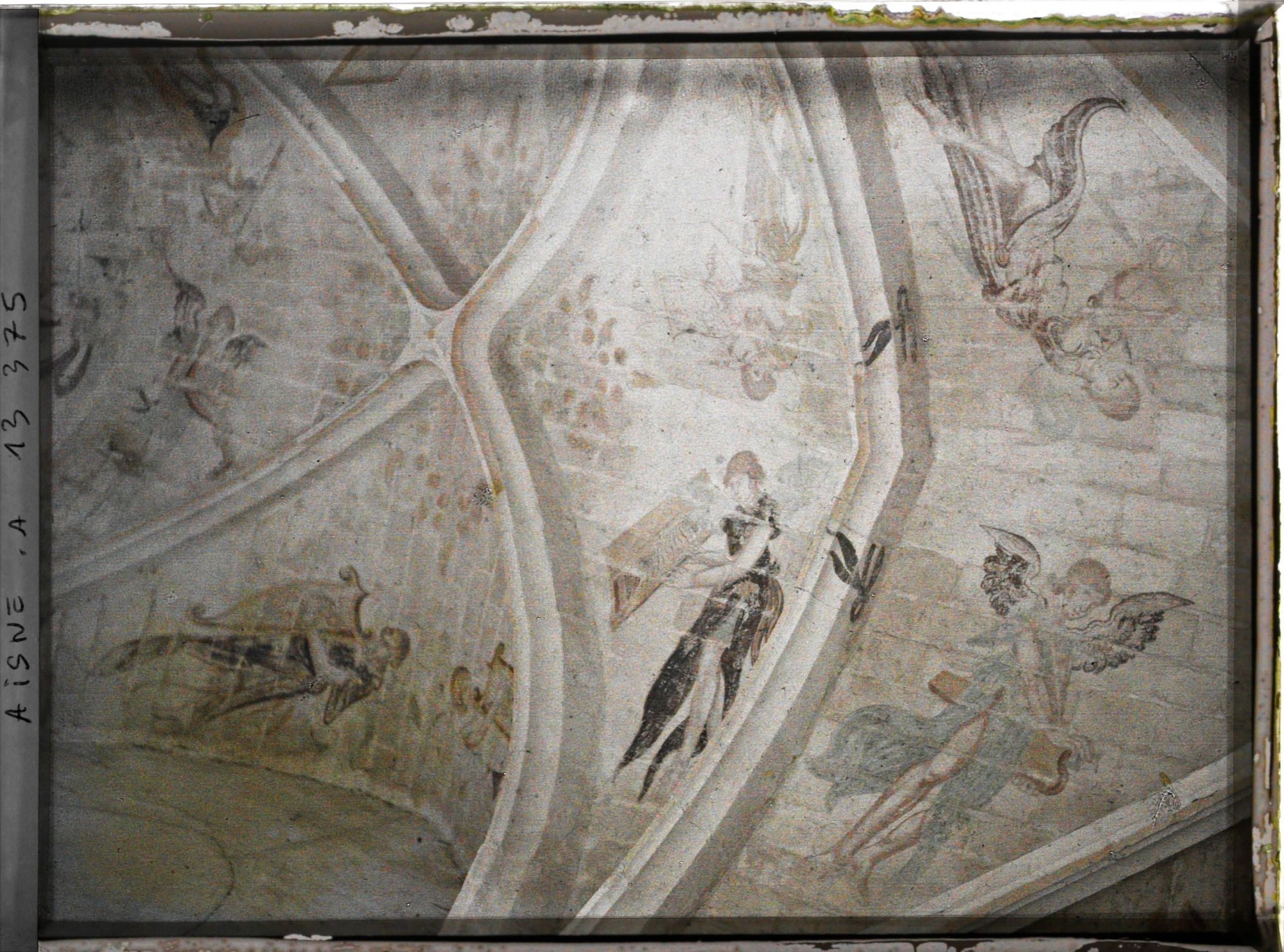 Image représentant France, Coucy la Ville, Fresques de l'Eglise datant du XVIe Siècle