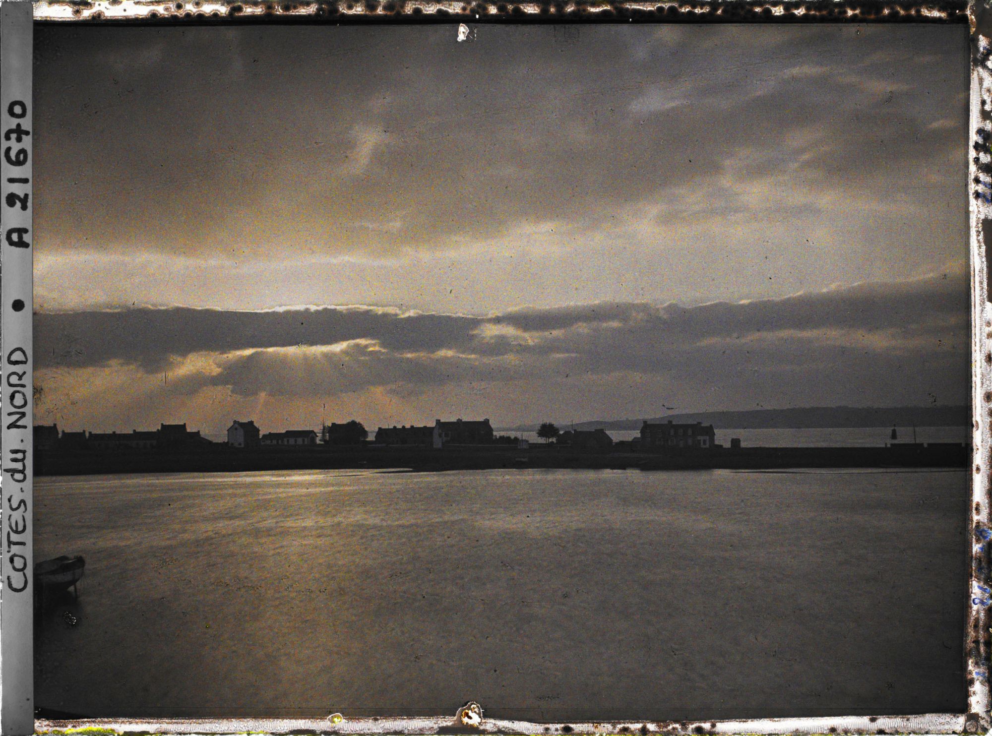 Image représentant Lever de soleil sur la rade de Perros-Guirec