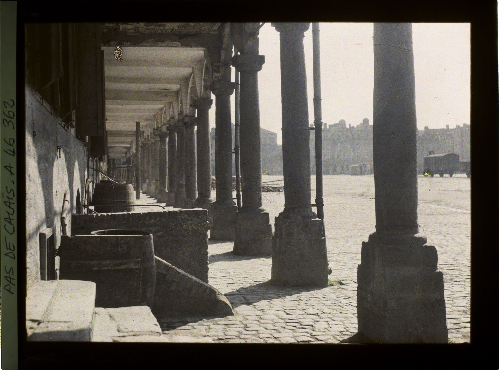Image représentant France, Arras, Contre jour Sur la Gde Place