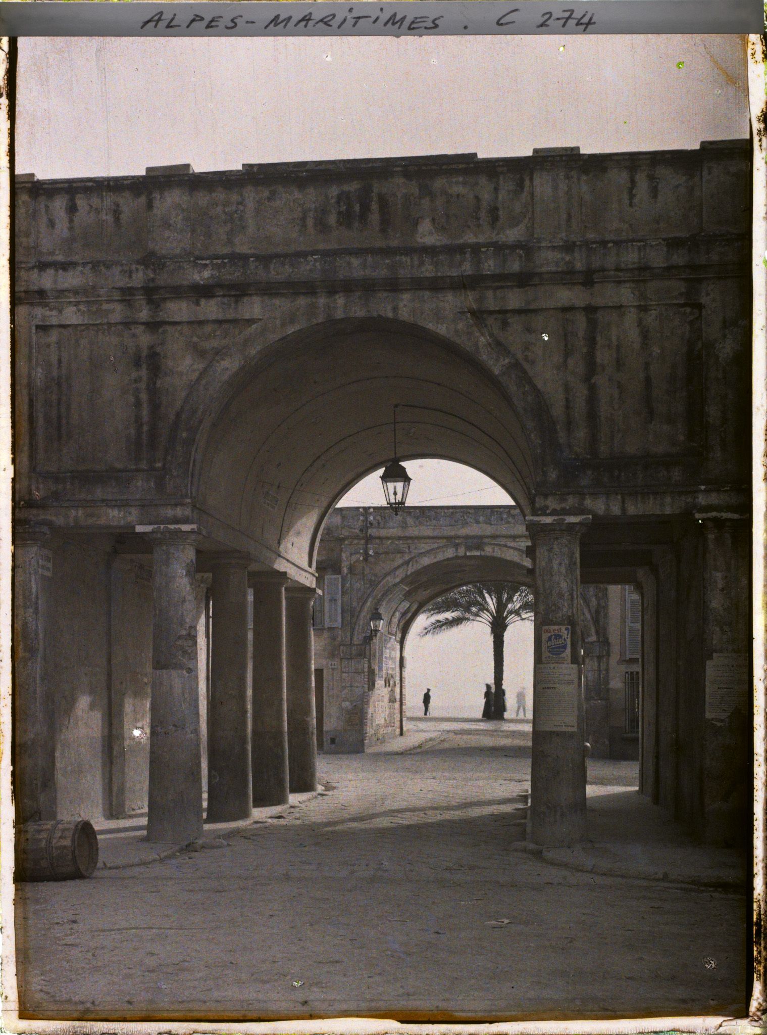 Image représentant Une porte donnant sur la rue des Ponchettes