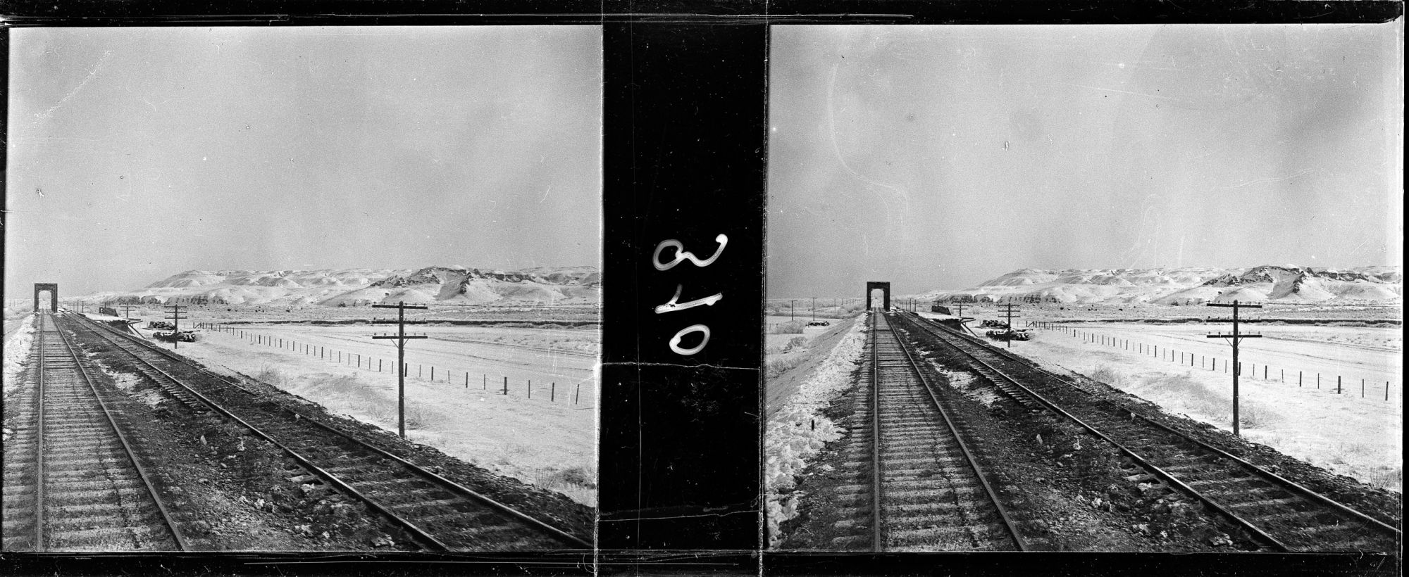 Image représentant Le paysage enneigée pris depuis la plate-forme d'observation située à l'arrière du train