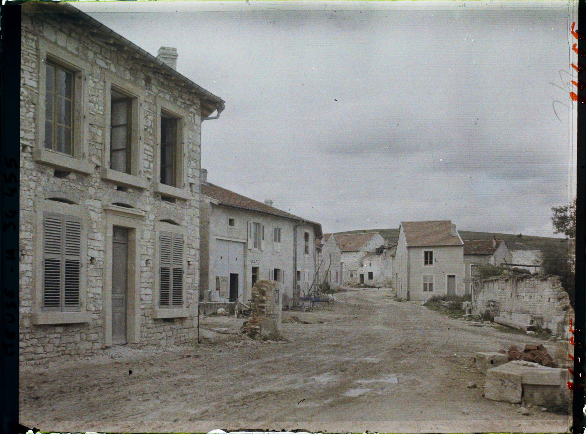 Image représentant France, Dompcervin, Maisons reconstruites