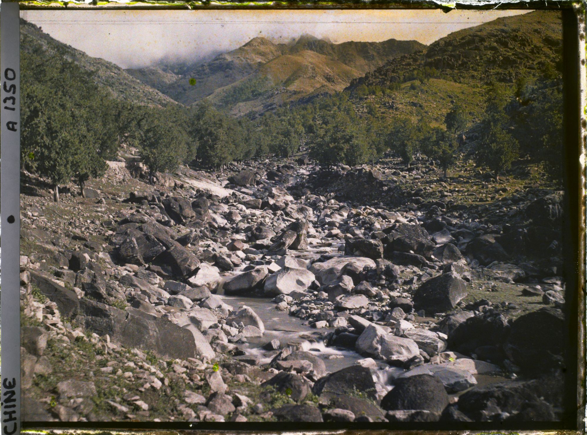 Image représentant Entre Wanxianlou (" pavillon des Dix Mille Immortels ") et Dongxiqiao (" pont Est-Ouest ")