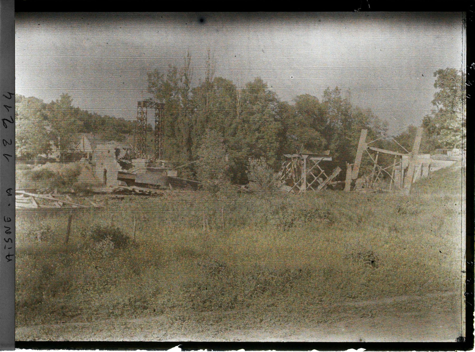 Image représentant Le pont détruit par les Allemands en 1917 lors de leur retraite