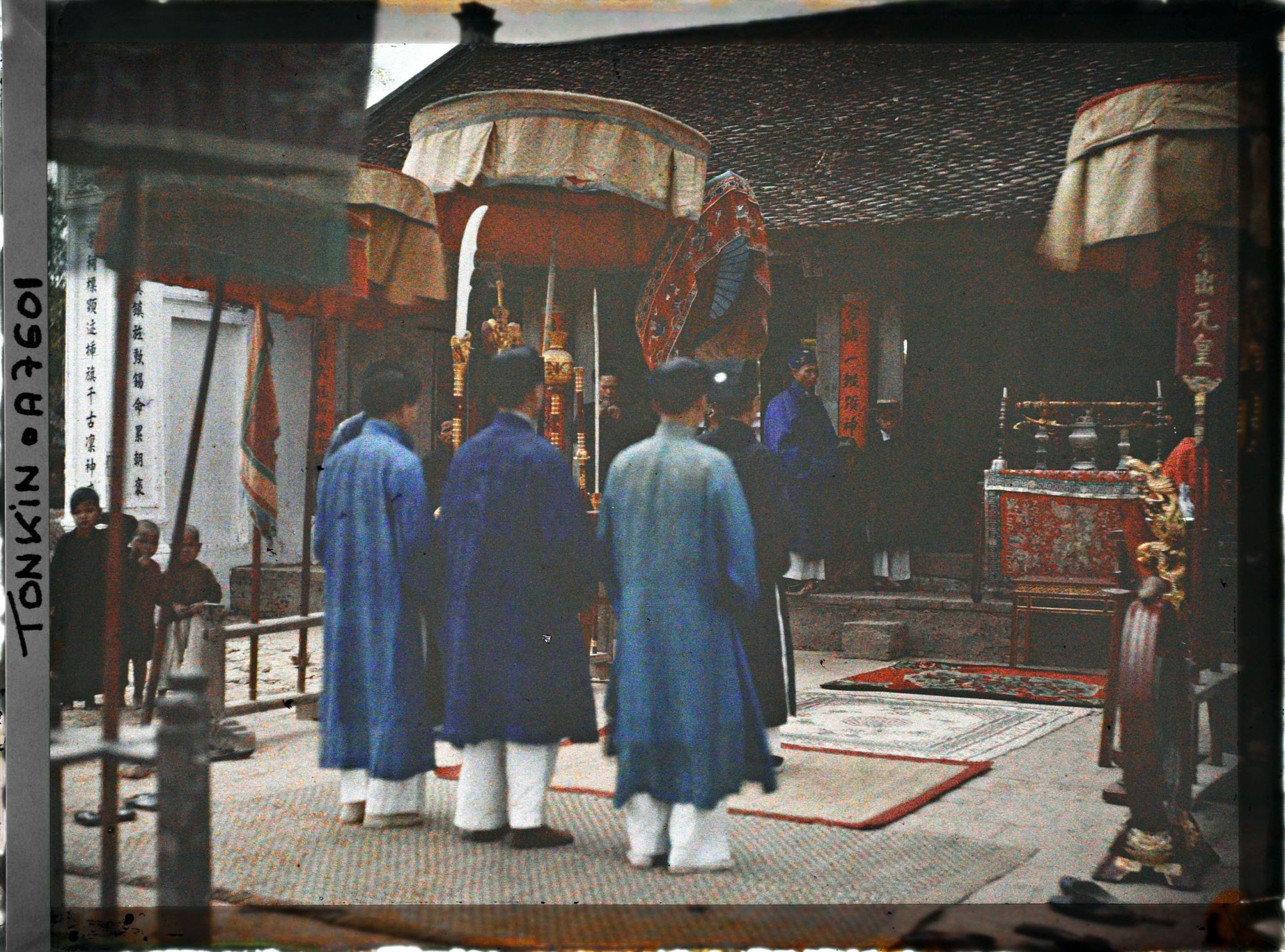 Image représentant Une célébration du rituel au temple Te ky-phuc, lors d'une cérémonie pour demander le bonheur