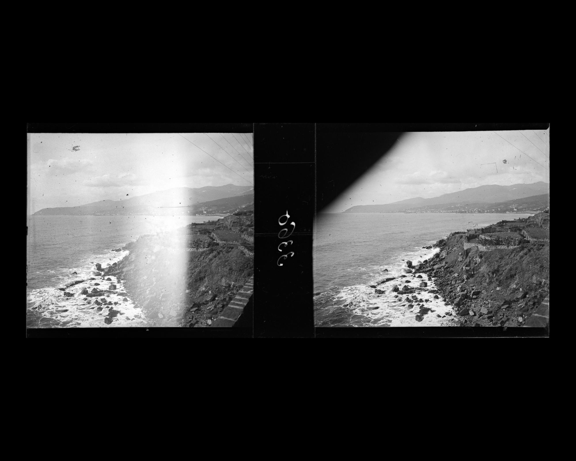 Image représentant La côte de la Riviera ligure, vue depuis le train