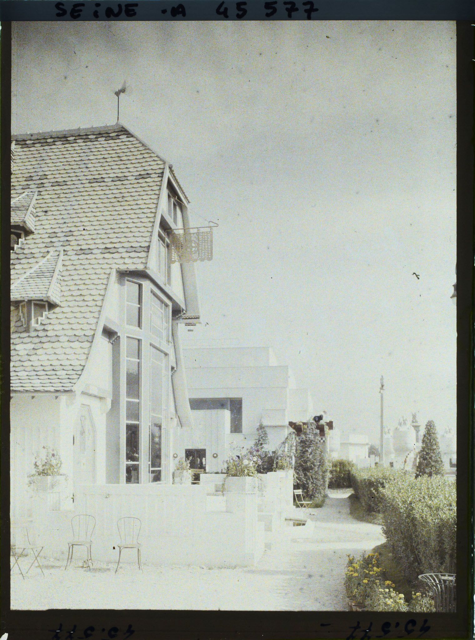 Image représentant L'Exposition des arts décoratifs, Pavillon de Mulhouse, sur l'esplanade des Invalides