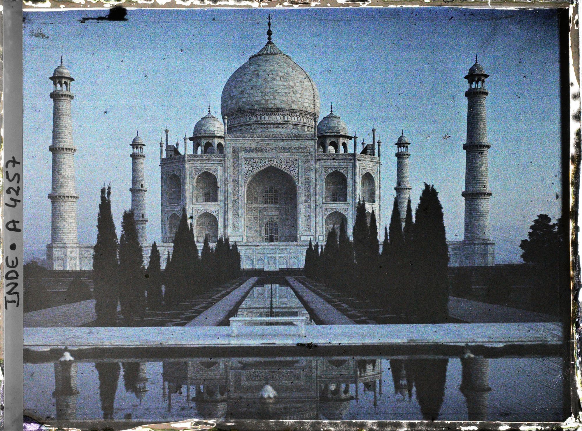 Image représentant Le grand canal axial et le mausolée du Taj Mahal