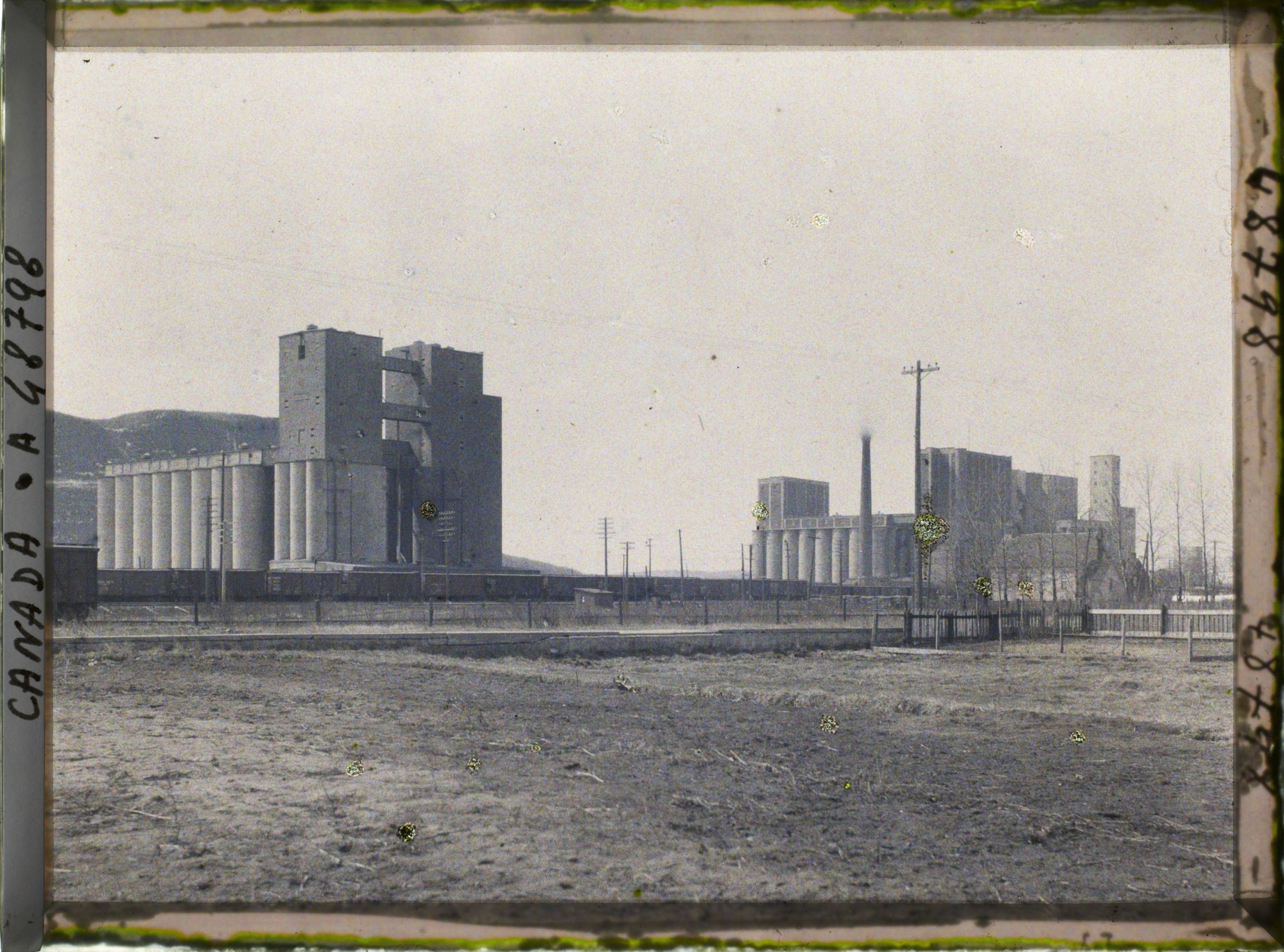 Image représentant Canada, Fort William, Grands élévateurs et moulins