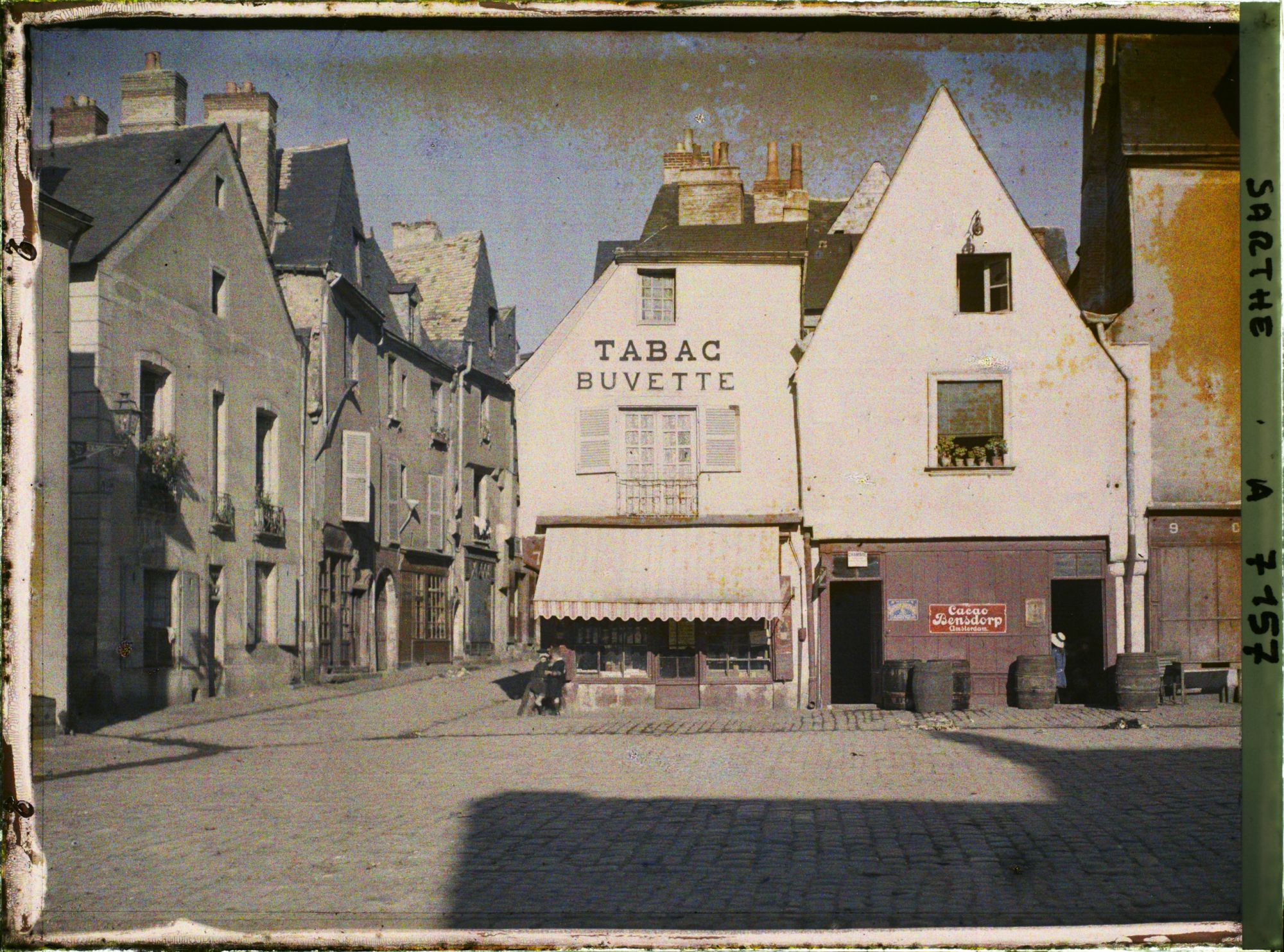 Image représentant Les commerces de la place Saint-Pierre