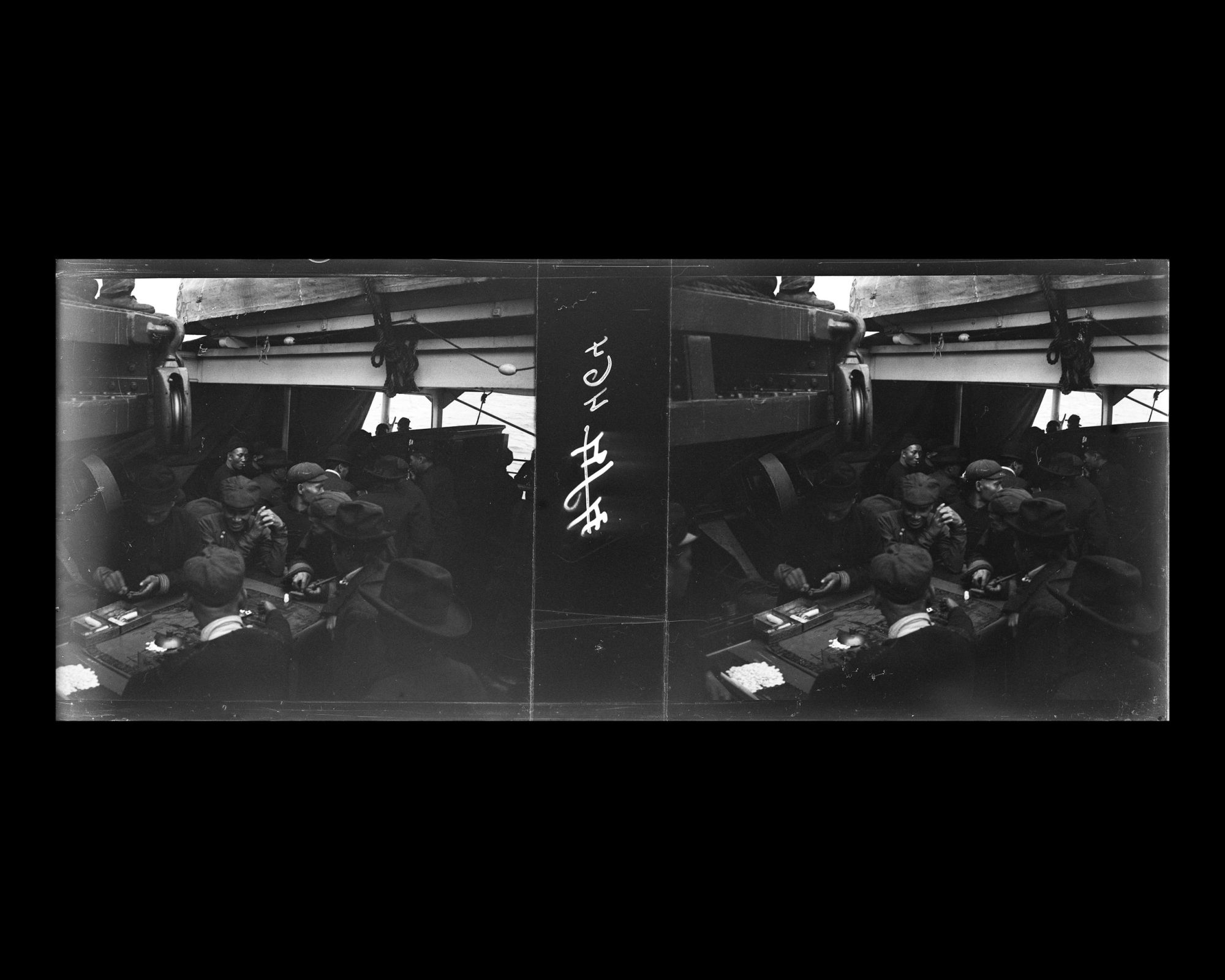 Image représentant Jeux d'argent organisés par les chinois pour les passagers des 3emes classes