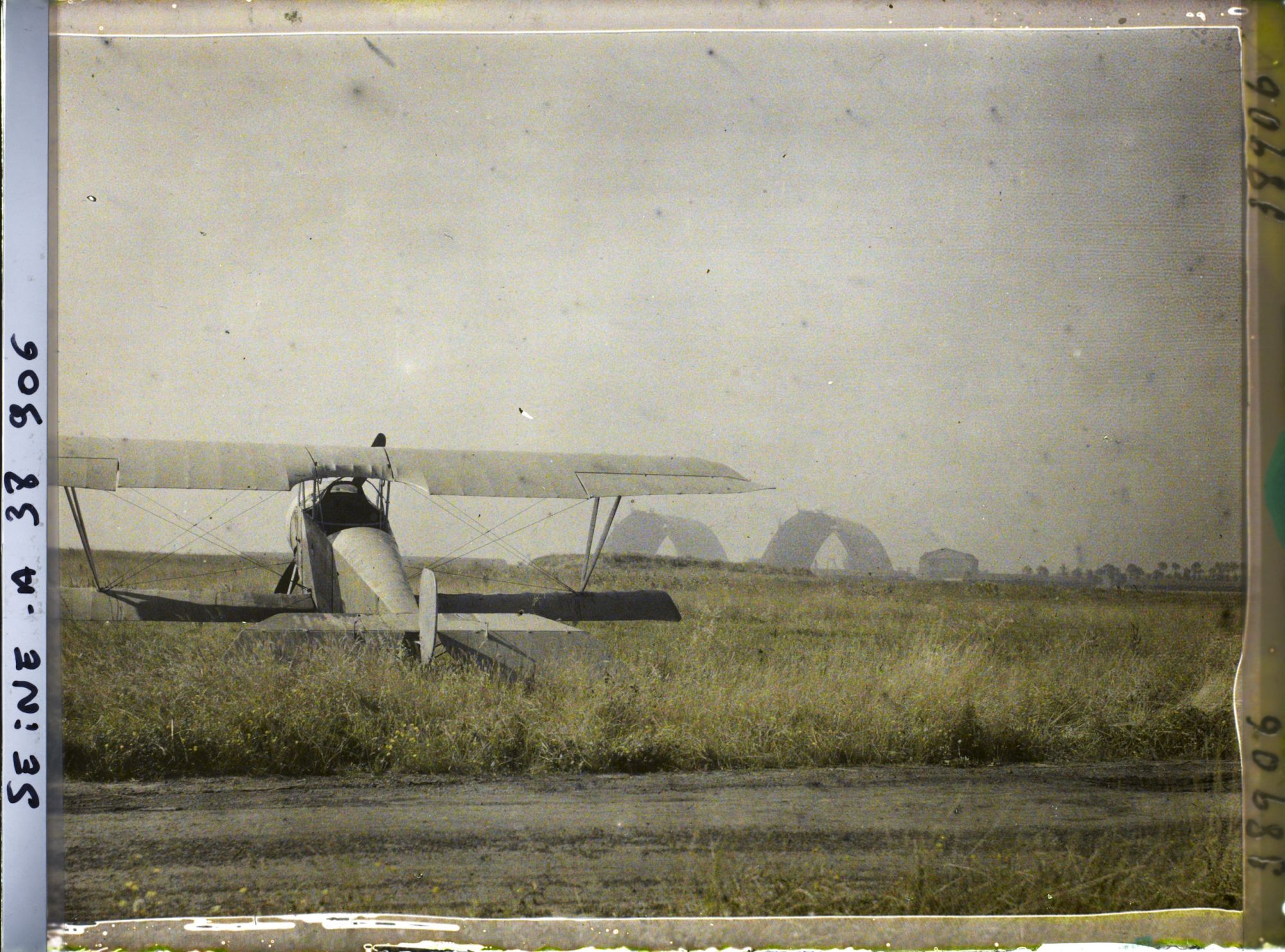 Image représentant Un avion Nieuport 81