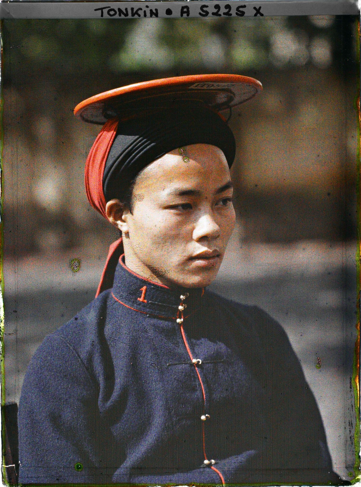 Image représentant Portrait en buste d'un tirailleur annamite, coiffé du salako