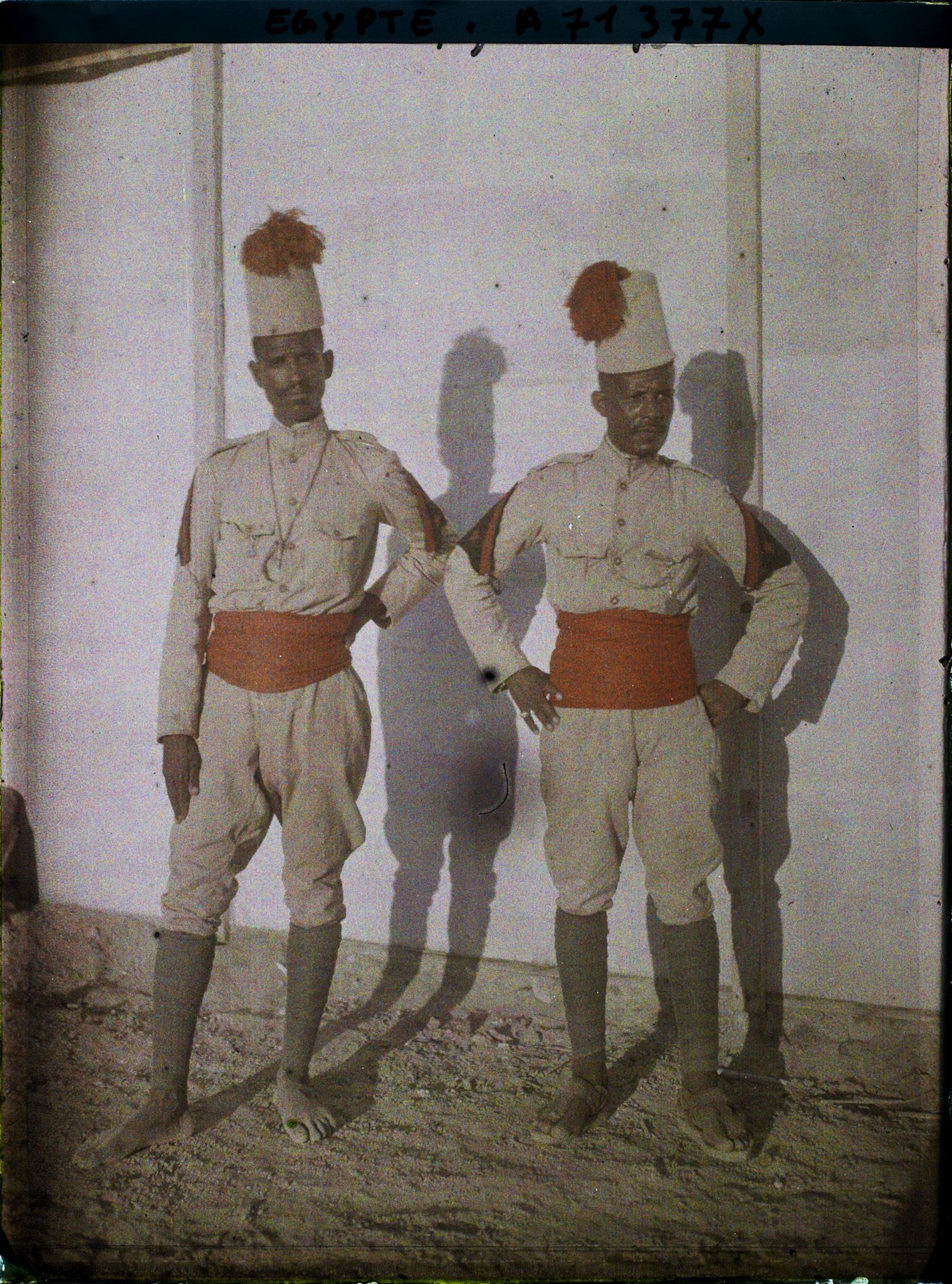 Image représentant Deux soldats érythréens membres de l'armée coloniale italienne