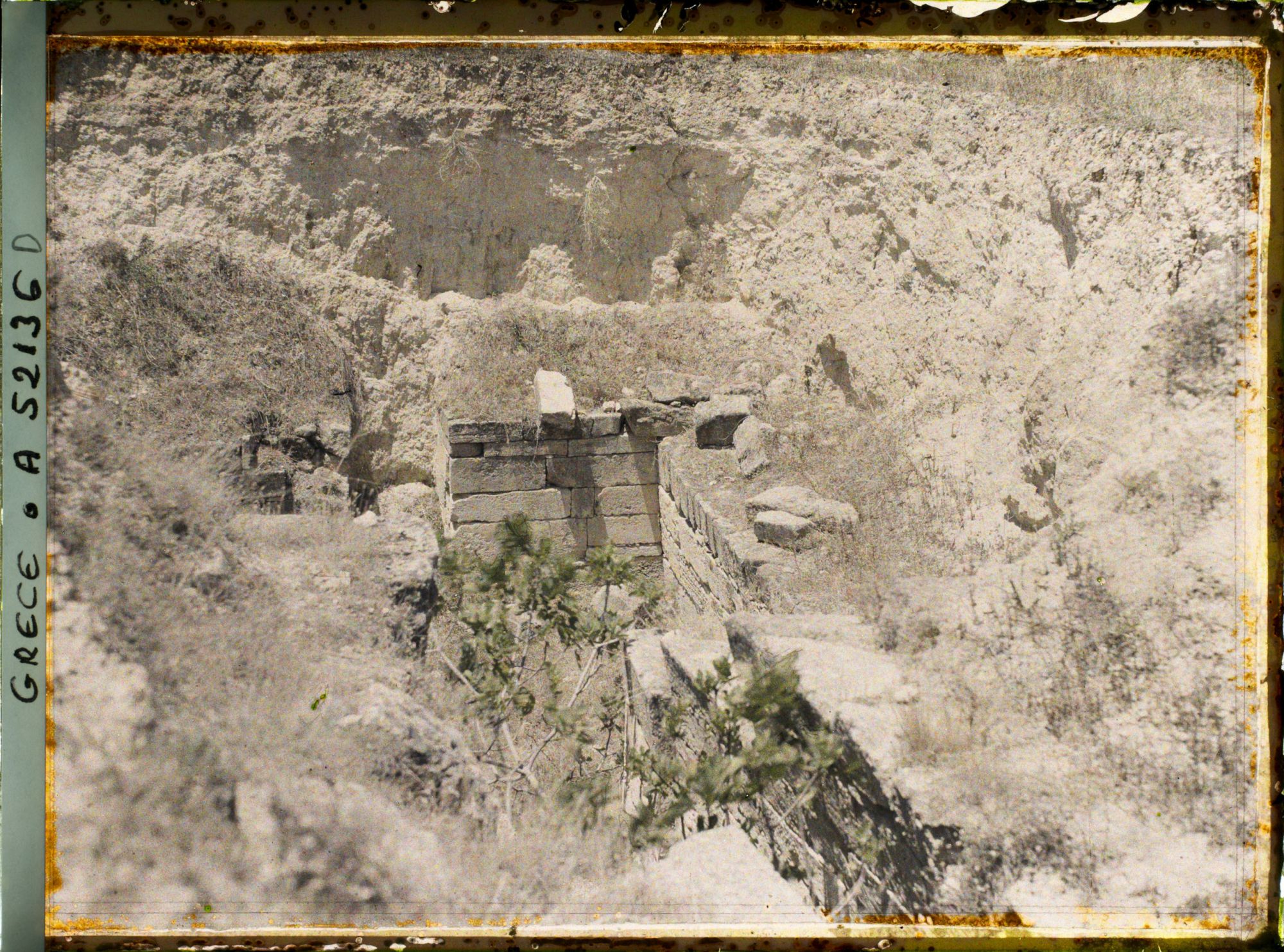 Image représentant La chambre sépulcrale d'un tombeau