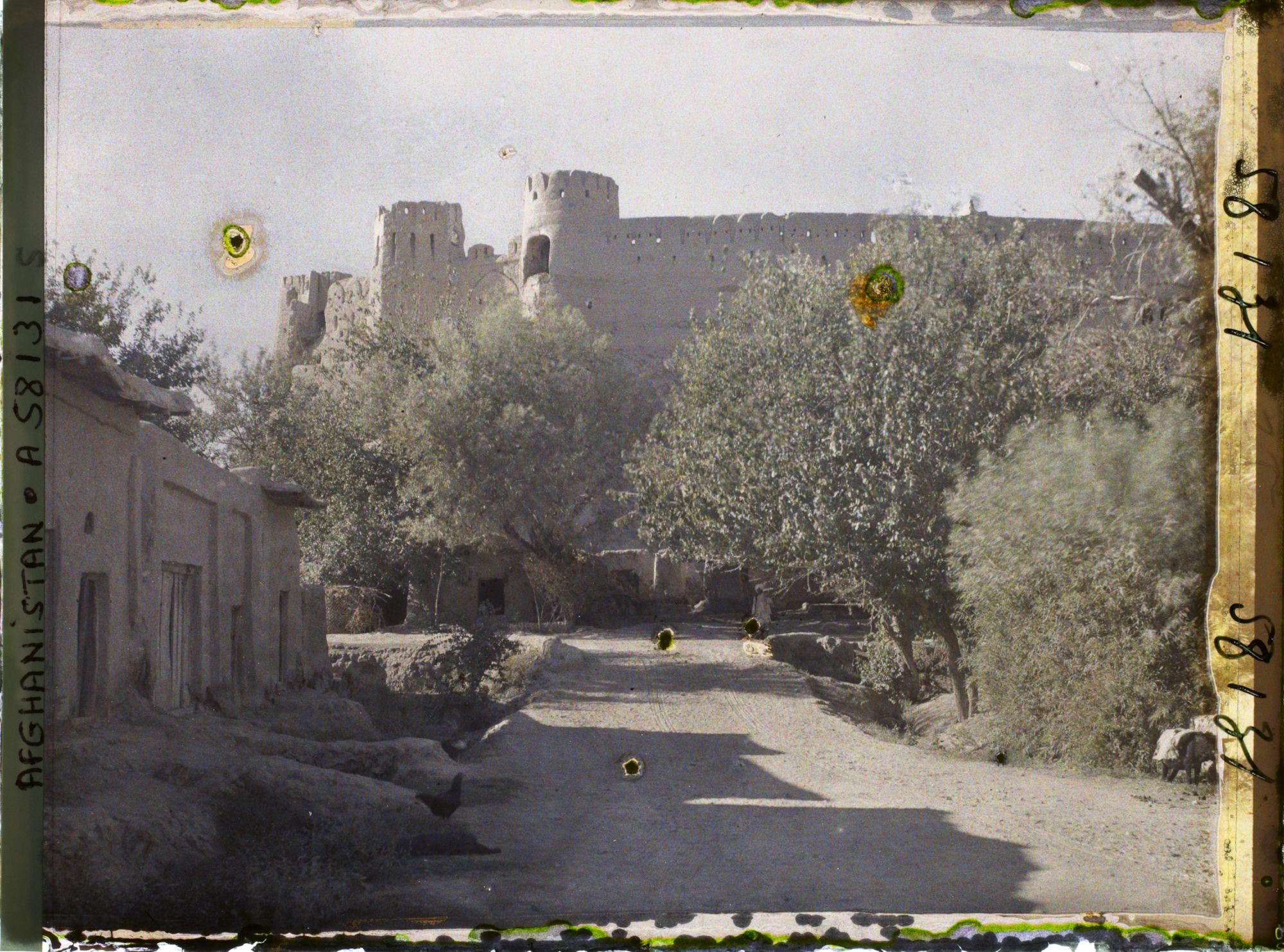 Image représentant Afghanistan, Ghizichk, La forteresse et Gde rue