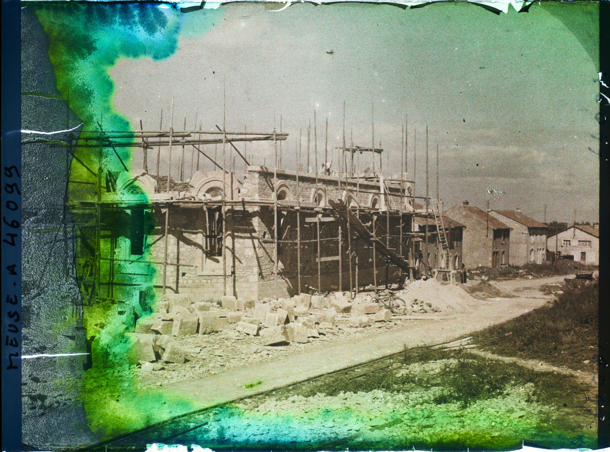 Image représentant France, Eix, Eglise en reconstruction