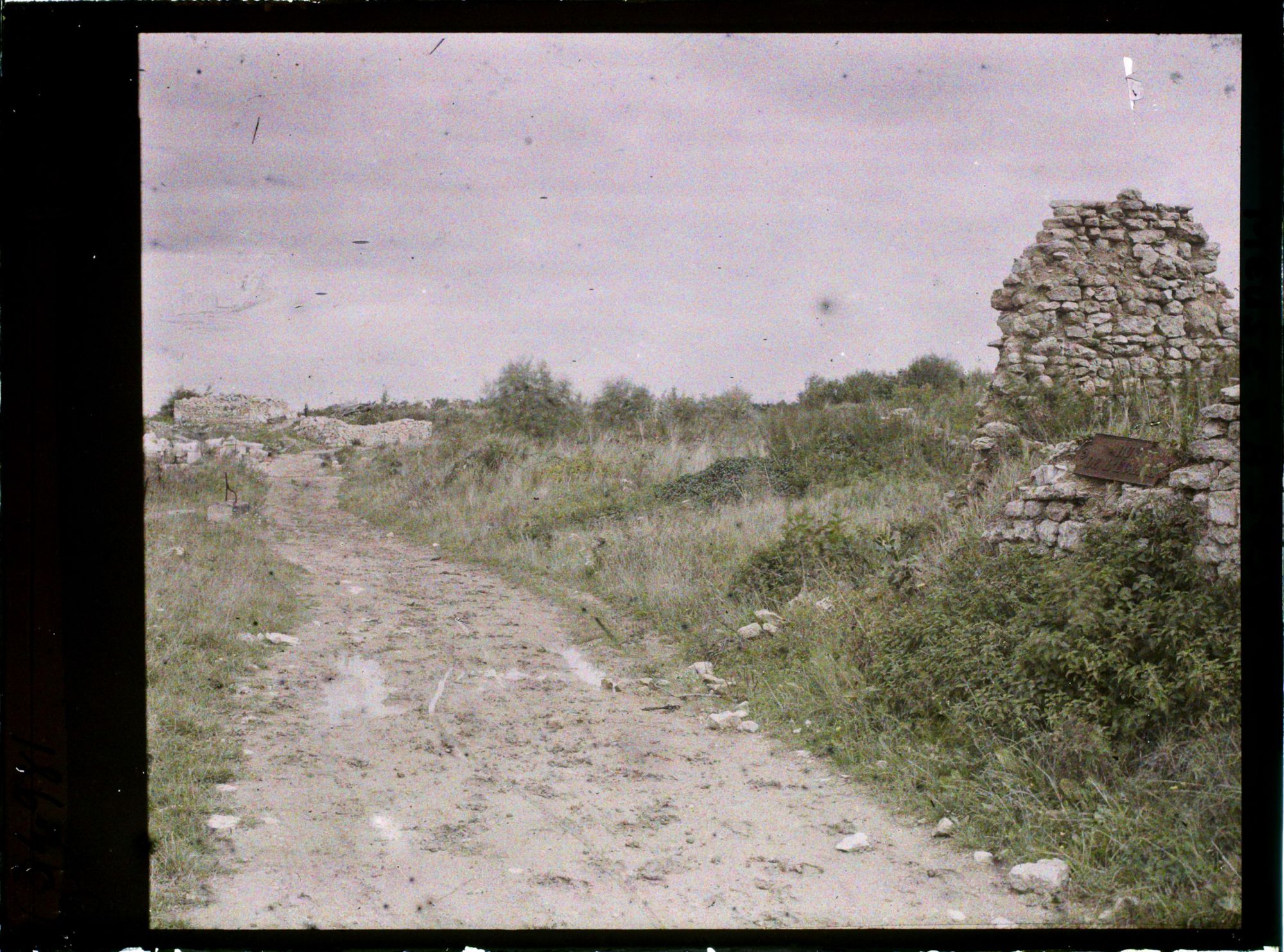 Image représentant France, Boureuil Secteur de Vauquois, Ce qu'était la rue de l'Eglise