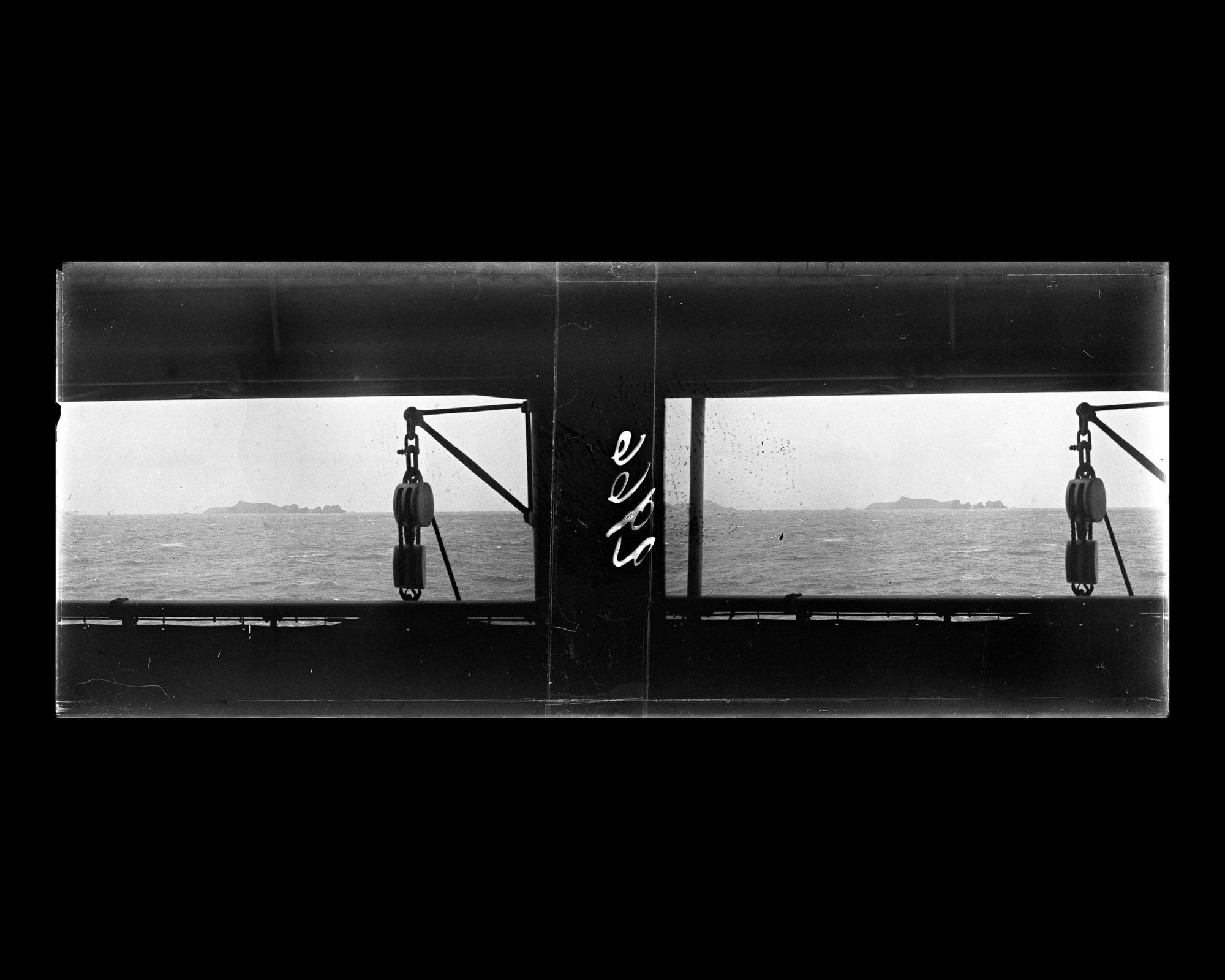 Image représentant L'embouchure du Huangpu vu depuis la coursive du pont supérieur du Lützow, de la Norddeutscher Lloyd