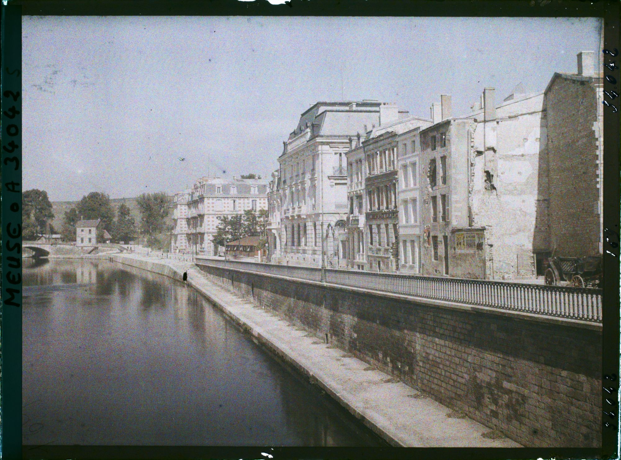 Image représentant France, Verdun, La rive droite prise du Pont du Théâtre