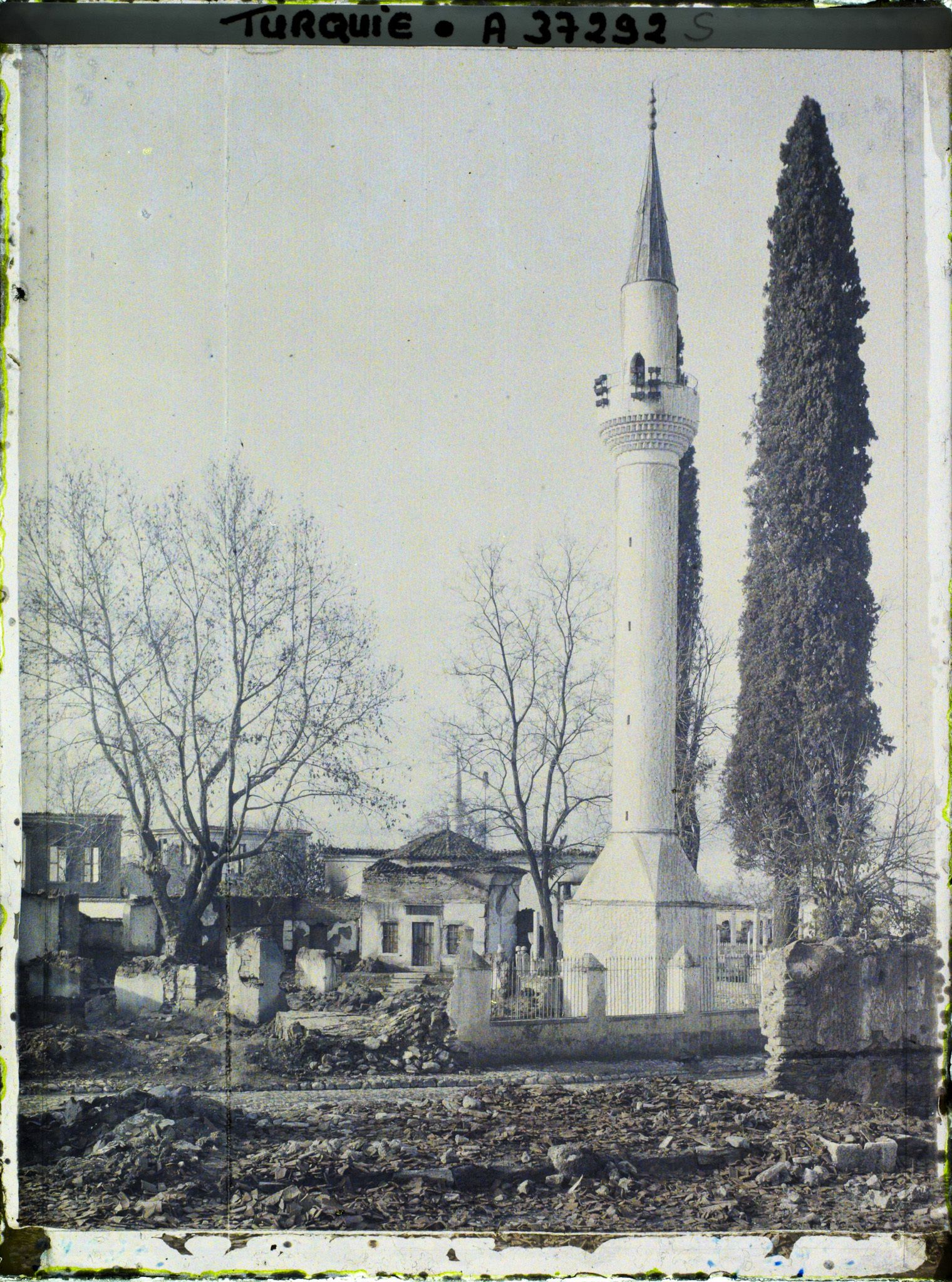 Image représentant Minaret de mosquée épargnée
