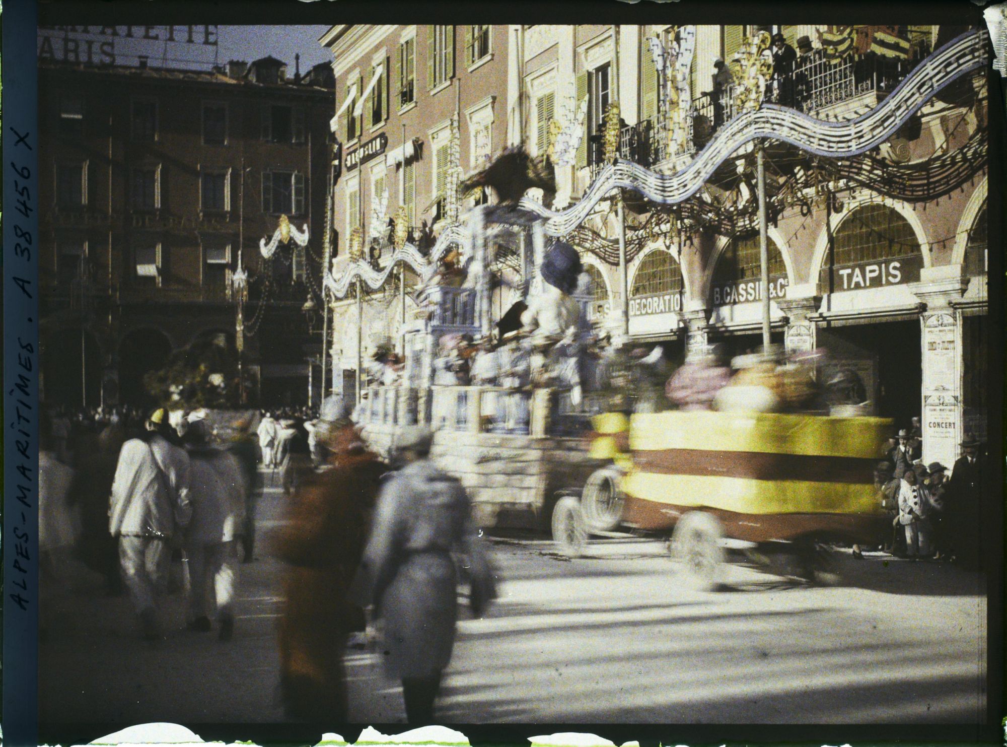 Image représentant Le carnaval, thème le pêcheur Niçois berné