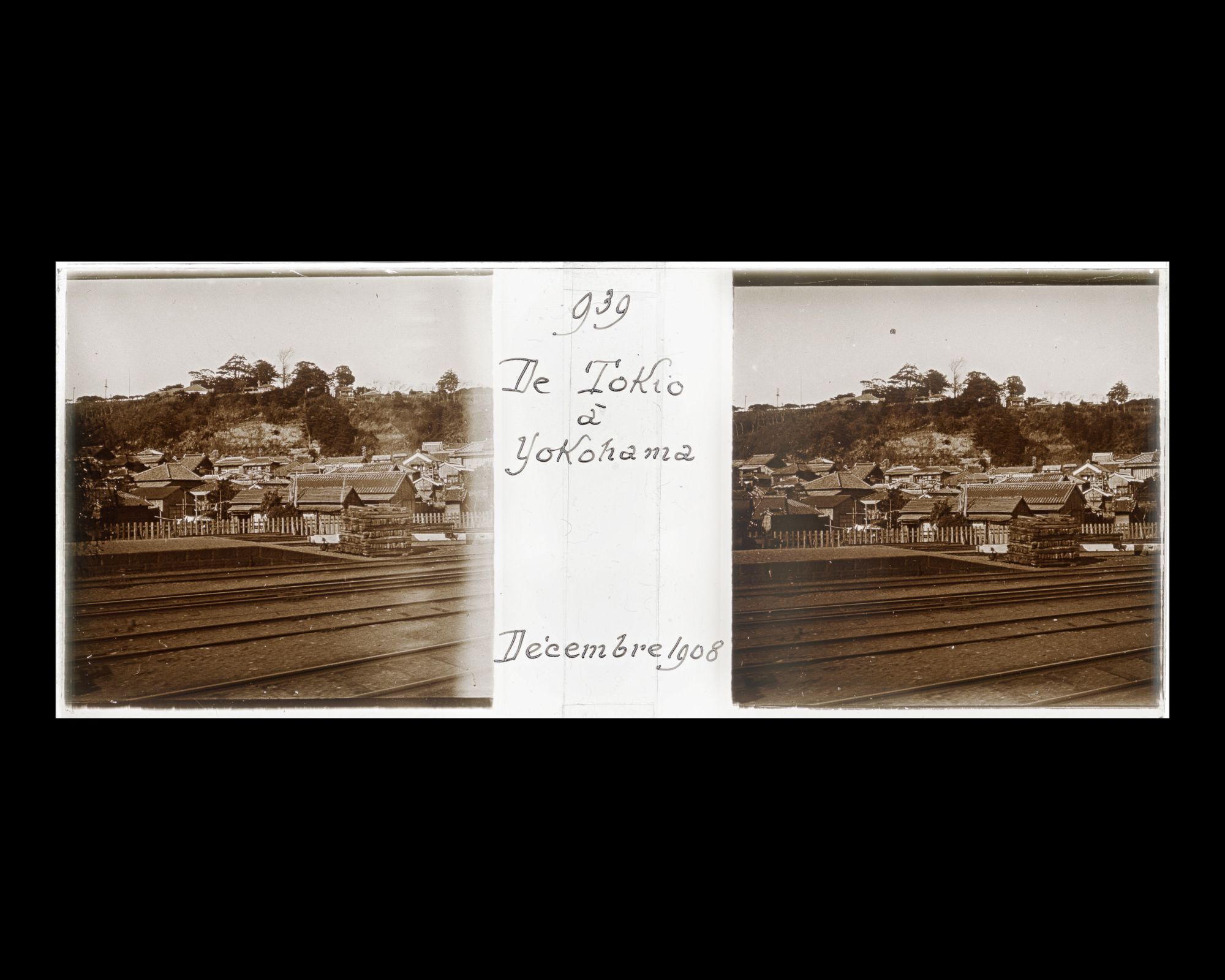 Image représentant Un quartier d'habitation vu du train