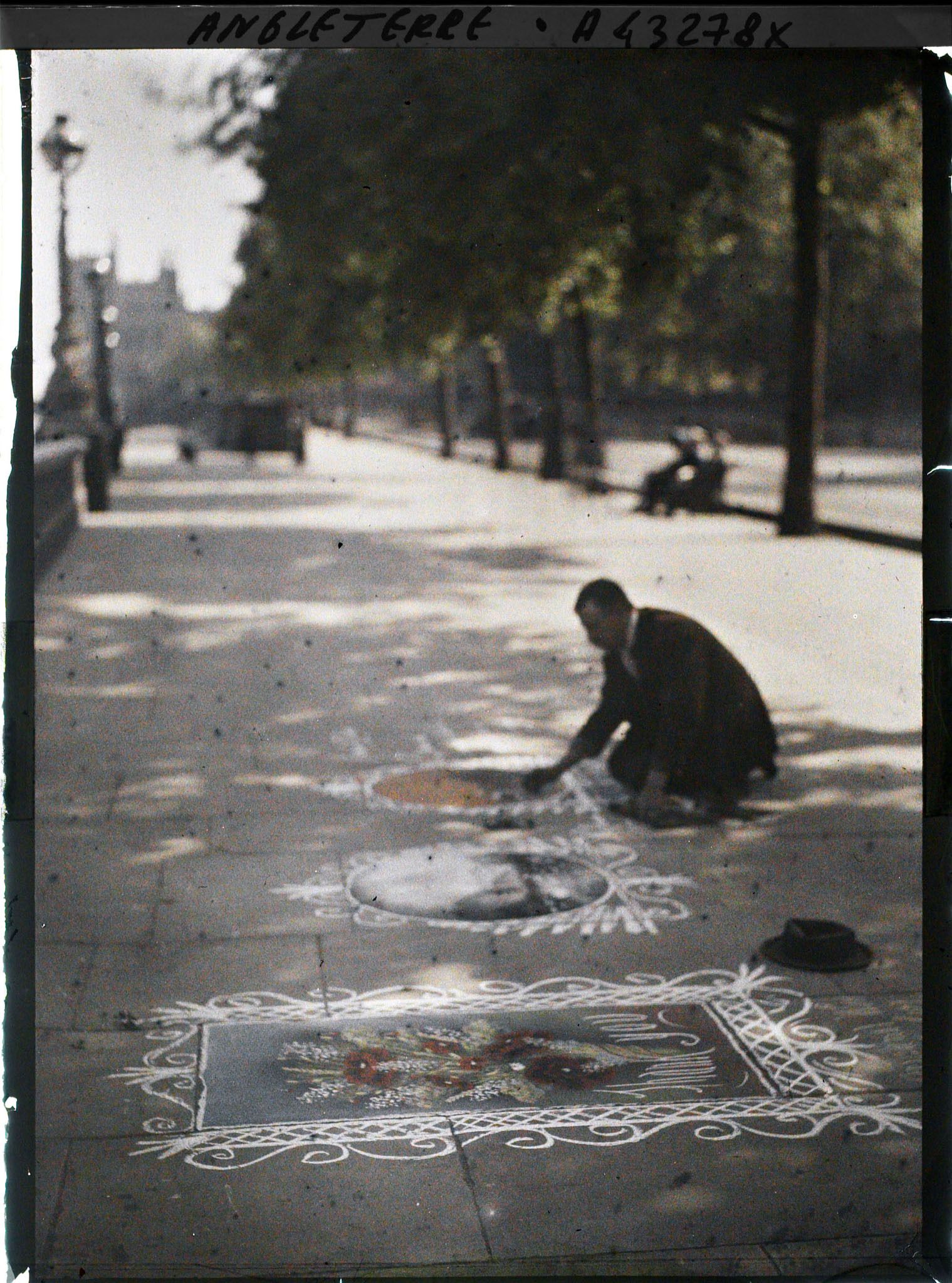 Image représentant Un pastelliste le long des quais