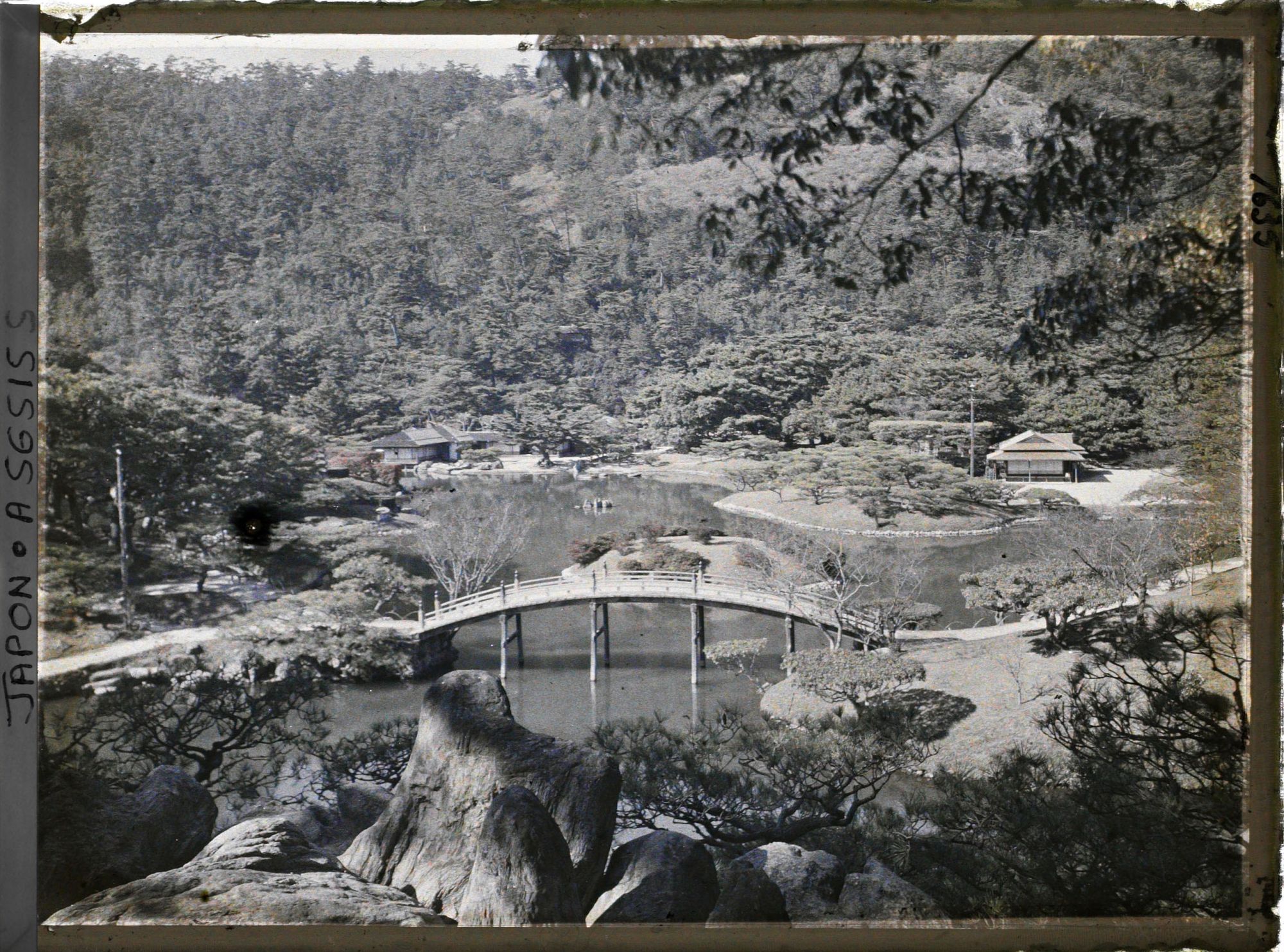 Image représentant Parc Ritsurin-koen (ou Kuribayashi-koen) : le Nanko (lac du sud)