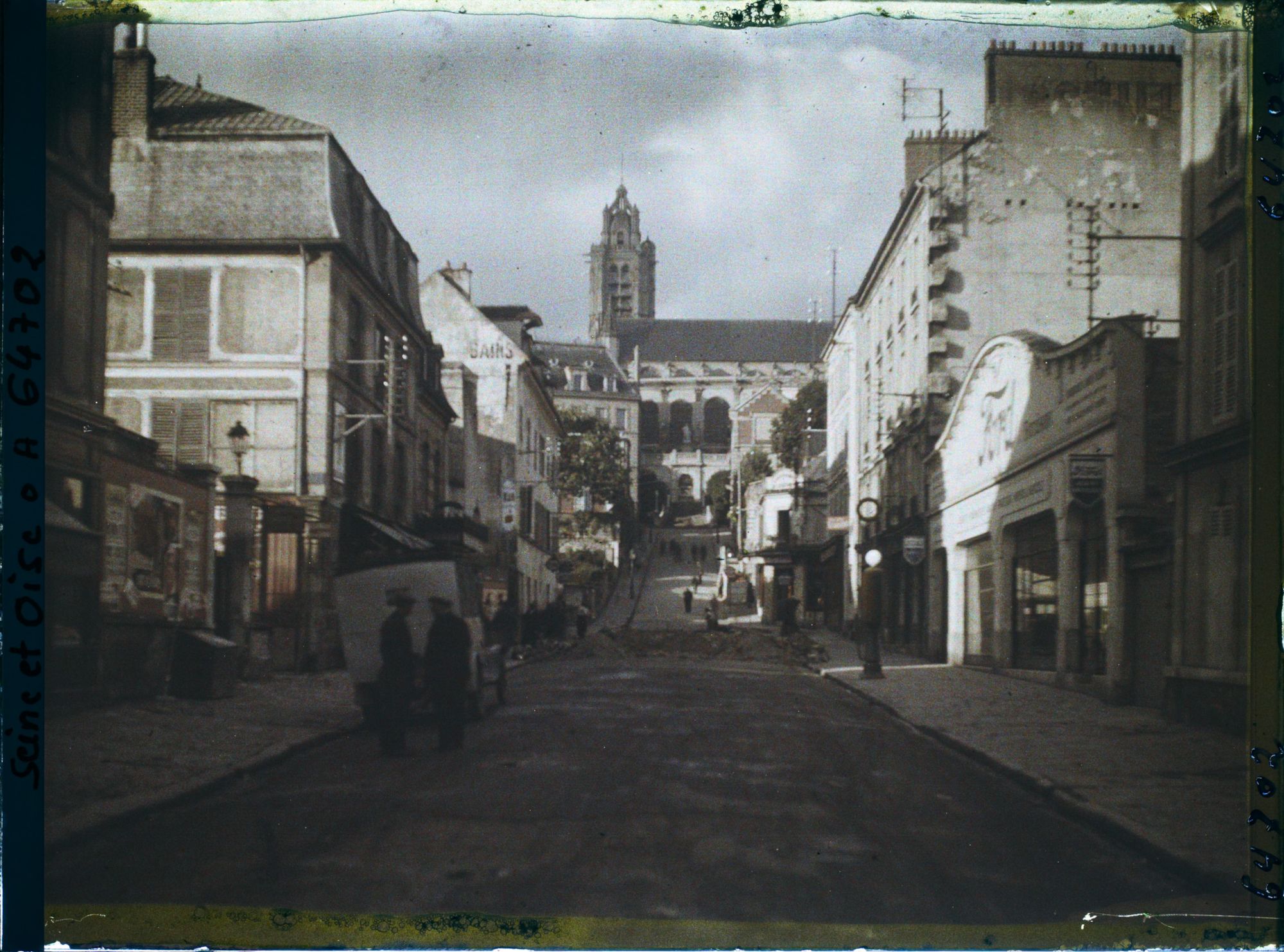 Image représentant Ile de France, Pontoise, Rue principale, le soir après un orage (Effet de soleil couchant)