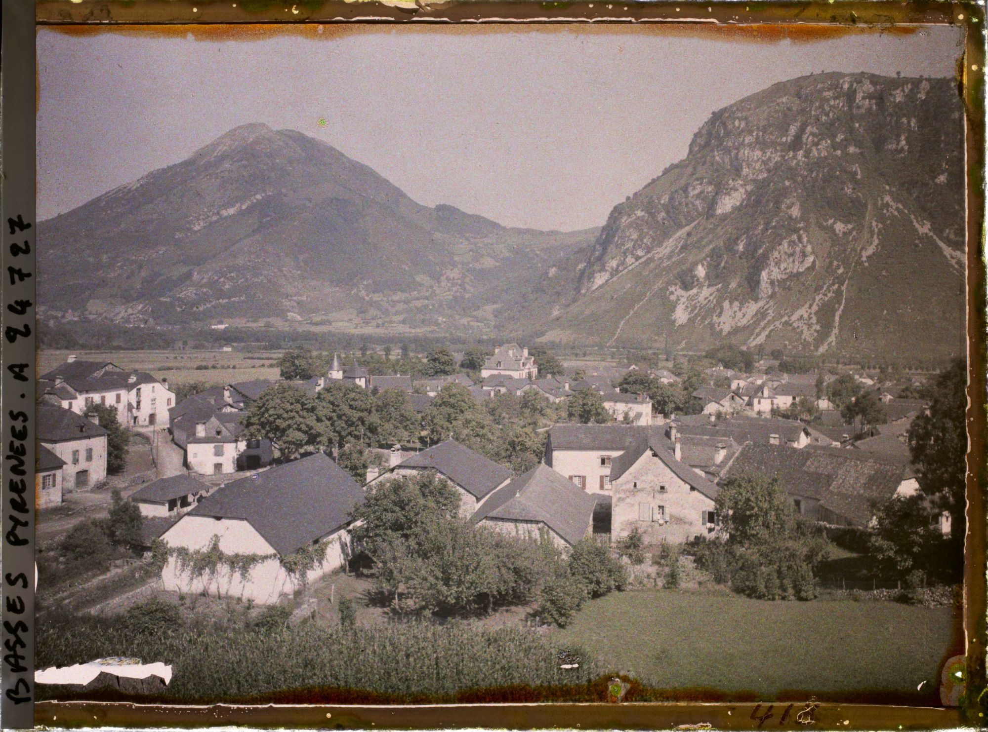 Image représentant France, Vallée d'Ossau, Vallée d'Ossau Bielle ; Panorama