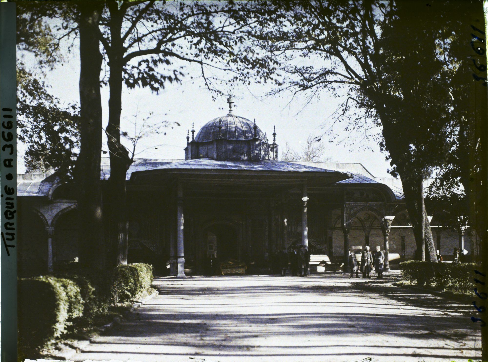 Image représentant Turquie, Constantinople , Fête de l'investiture du Calife, Entrée du Palais de Top-Kapou et Trône du Sultan Selim 1er
