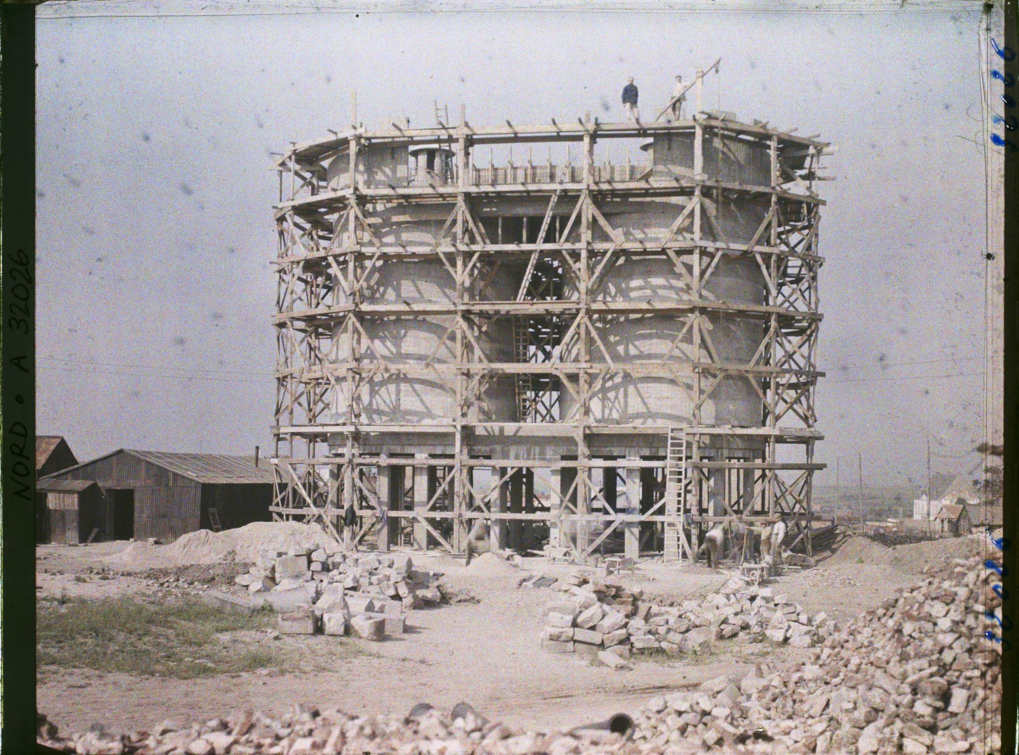 Image représentant France, Bailleul, Les réservoirs de la ville en reconstruction